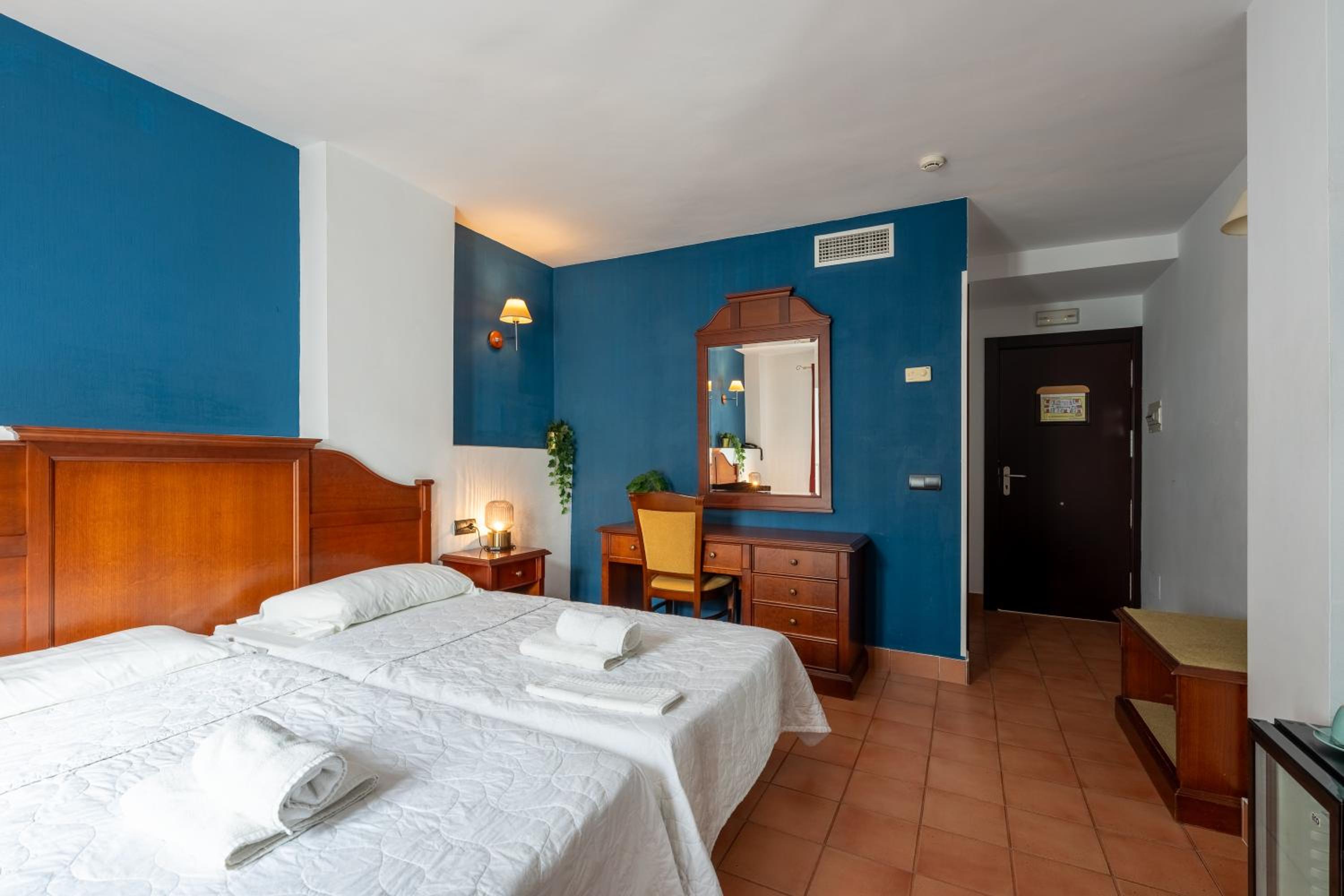 I AM La Posada Hotel and Apartment