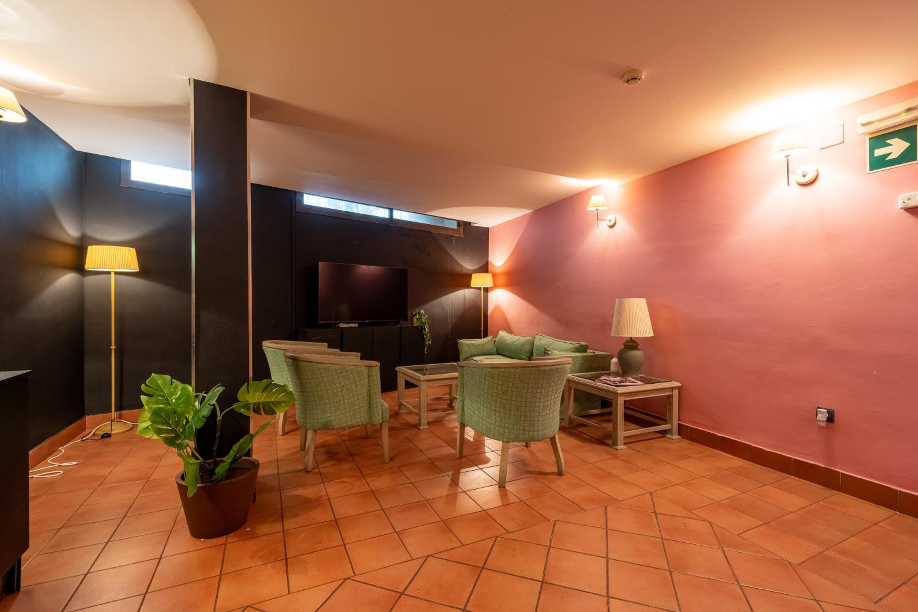 I AM La Posada Hotel and Apartment