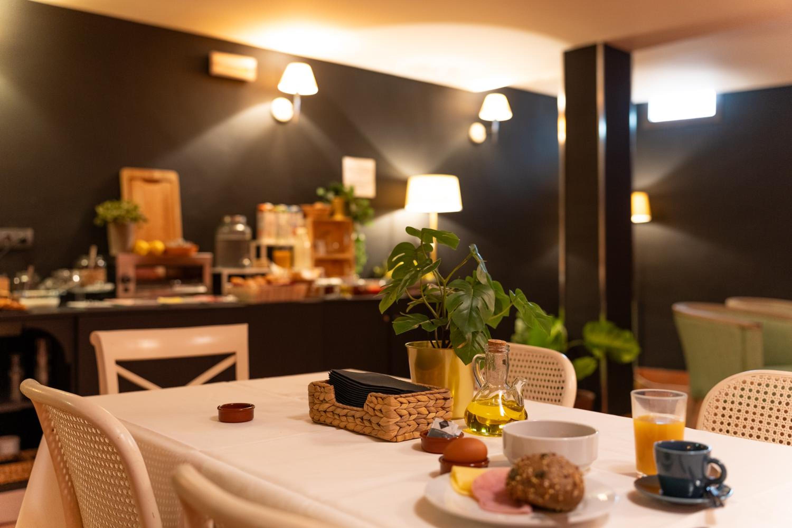 I AM La Posada Hotel and Apartment