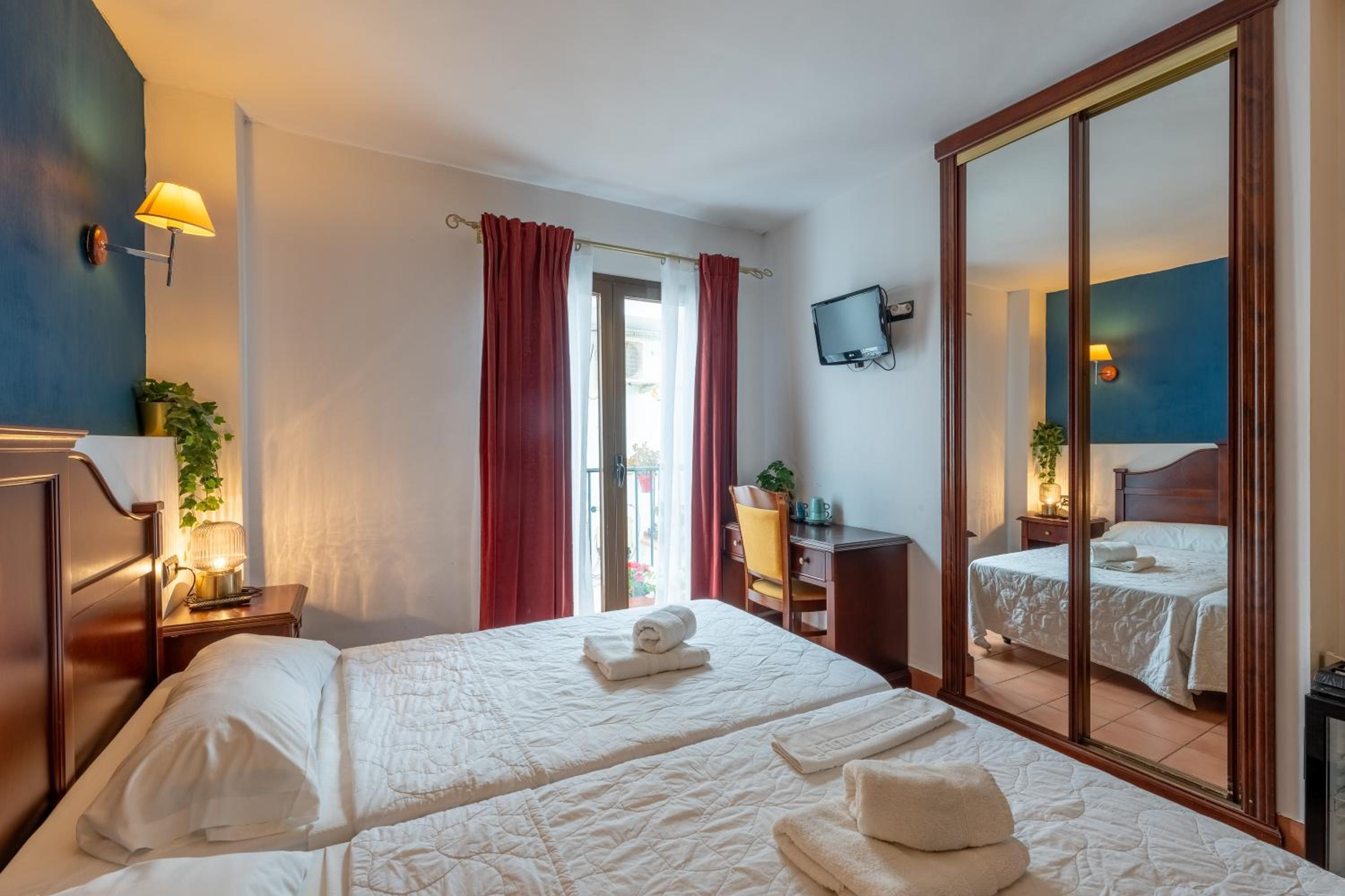 I AM La Posada Hotel and Apartment