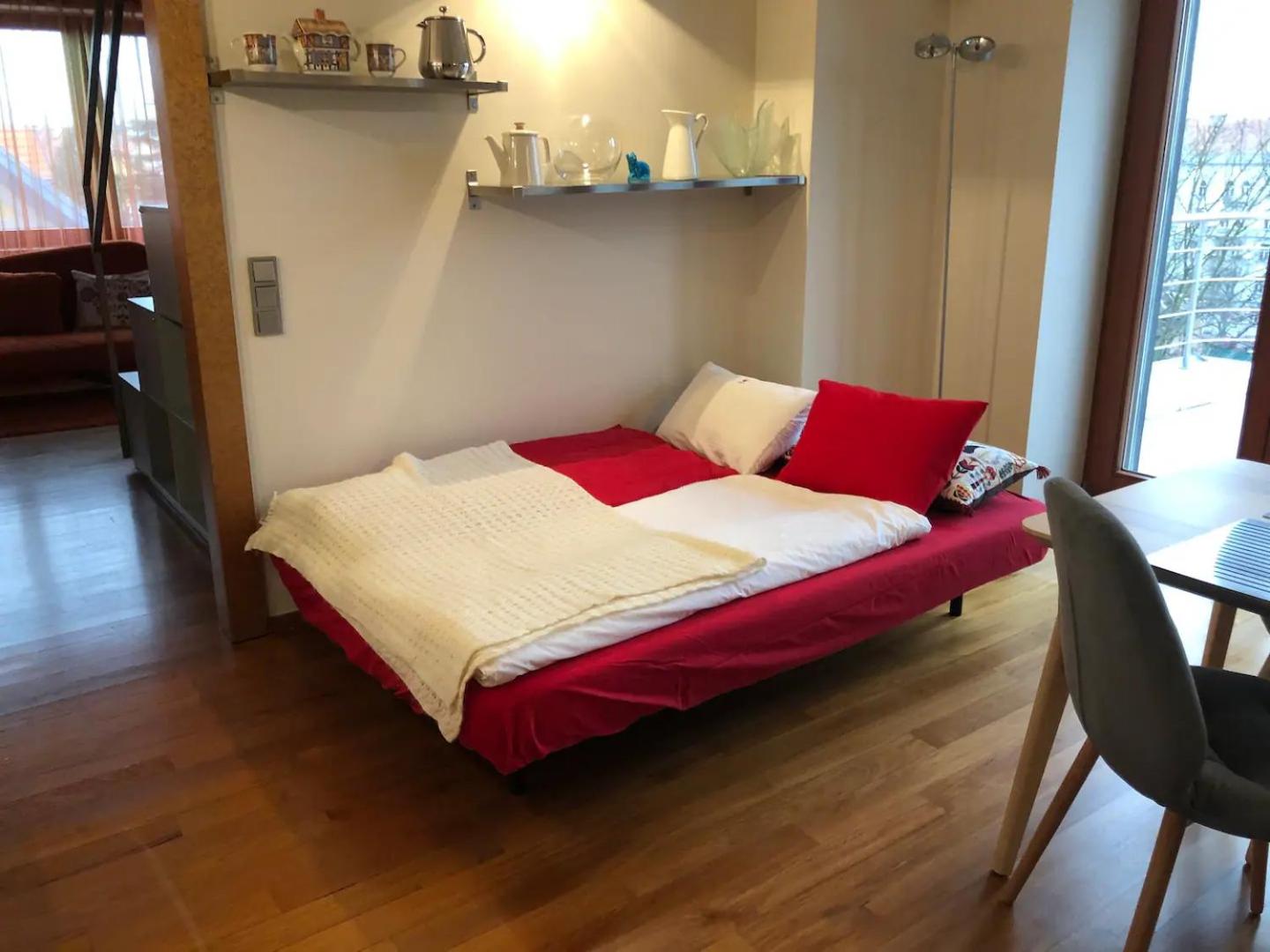 Huge luxury central Prague VILLA, 6 beds and baths, terraces, double garage