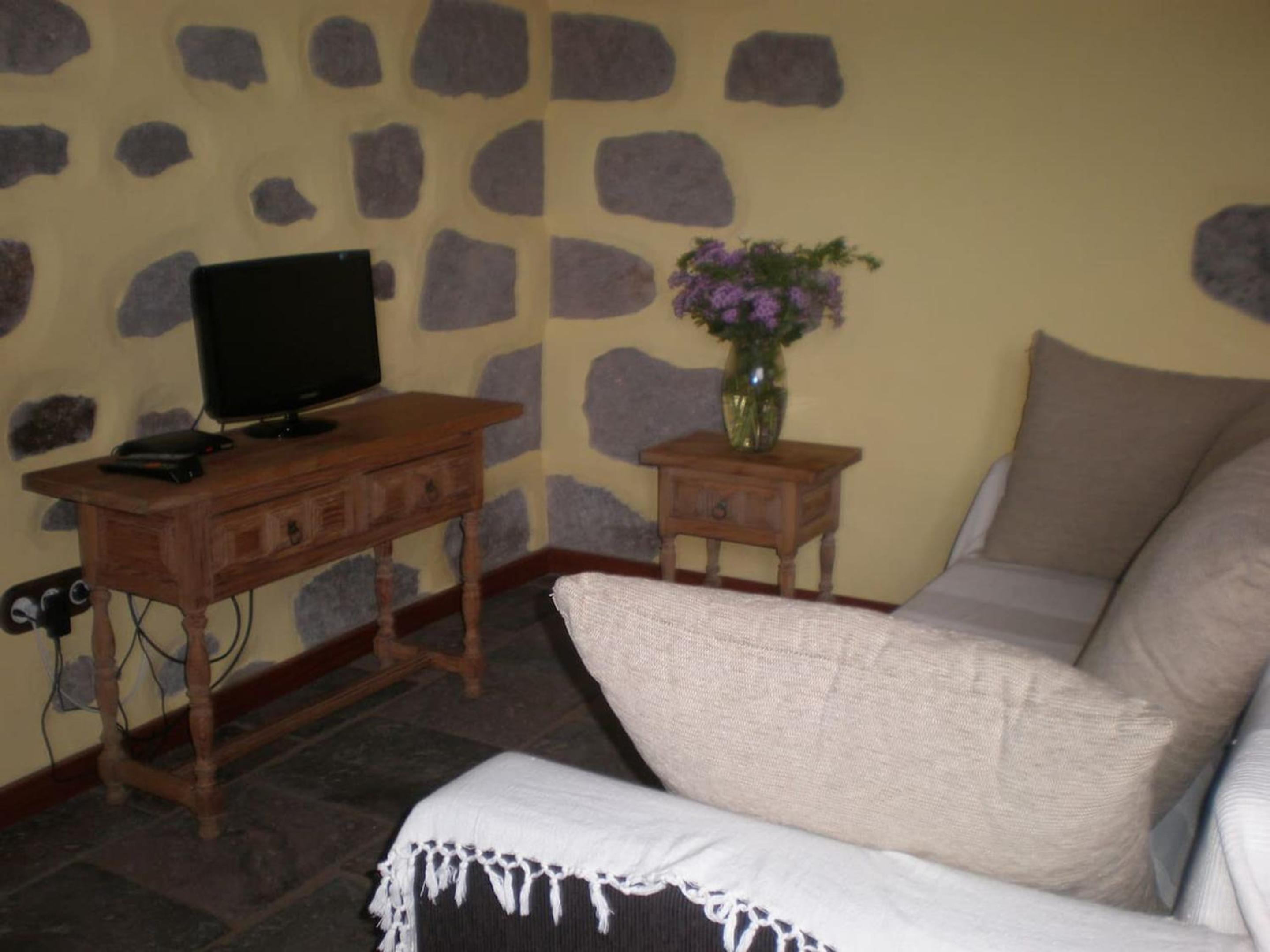 Charming house in La Pena with terrace and air conditioning