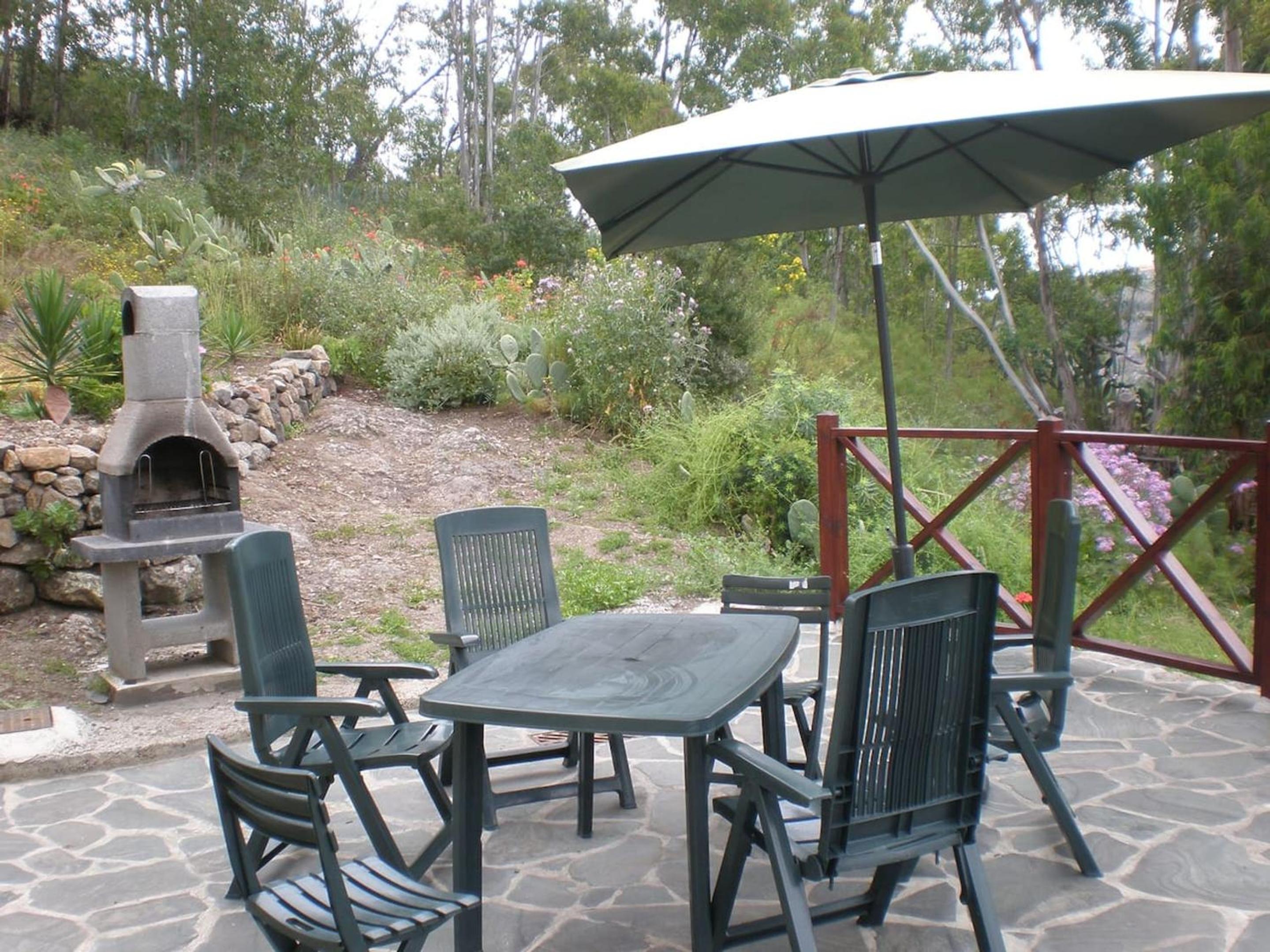 Charming house in La Pena with terrace and air conditioning