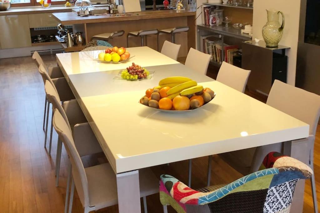 Huge luxury central Prague VILLA, 6 beds and baths, terraces, double garage