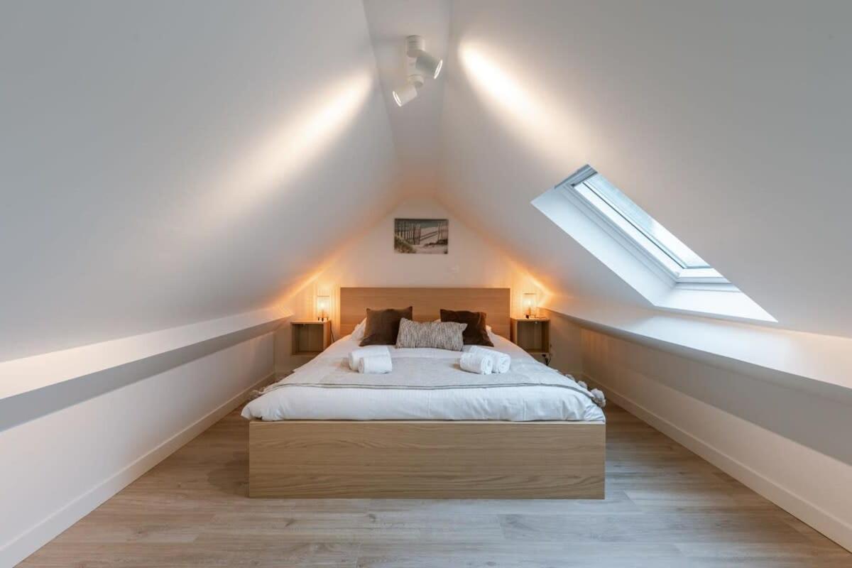 Bright apartment close to the sea