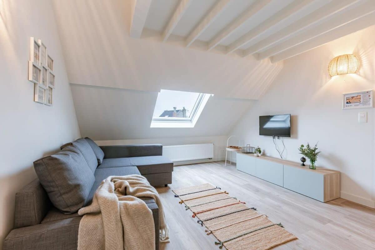 Bright apartment close to the sea