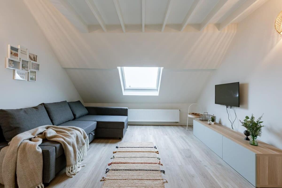 Bright apartment close to the sea