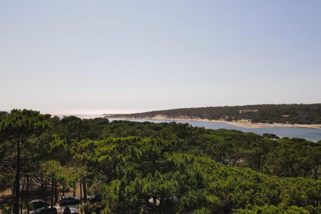 Casa da Lagoa - House by the Lagoon with Direct Access to the Beach