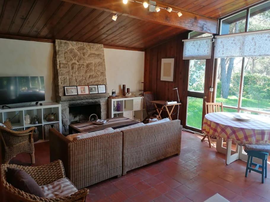 Casa da Lagoa - House by the Lagoon with Direct Access to the Beach