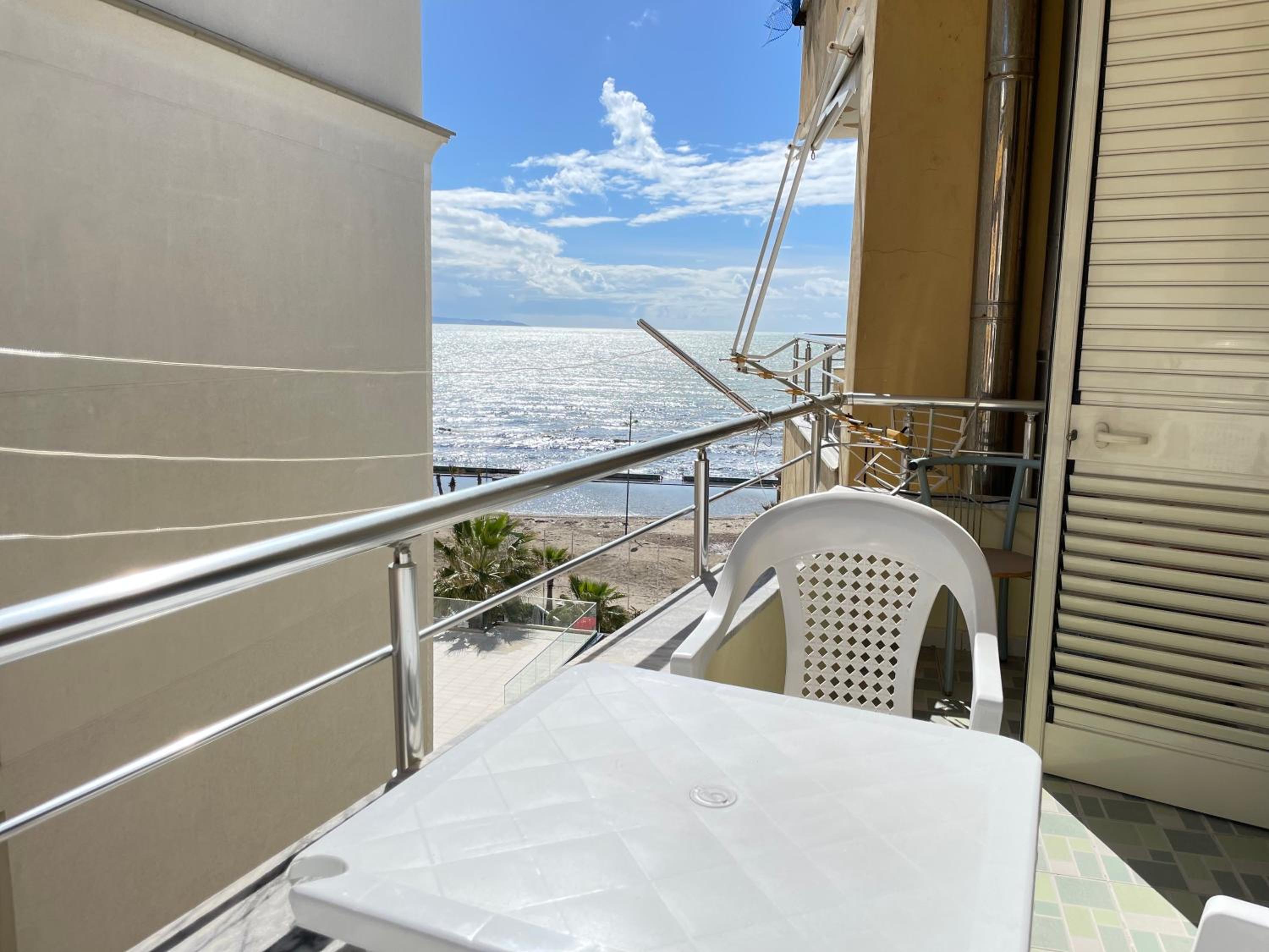 H&G Seaview Apartments