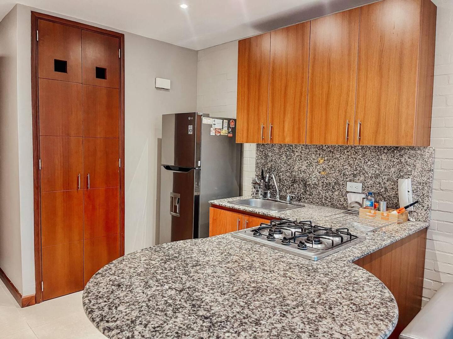 Luxury 1 Bedroom With Pool & Gym Close Provenza