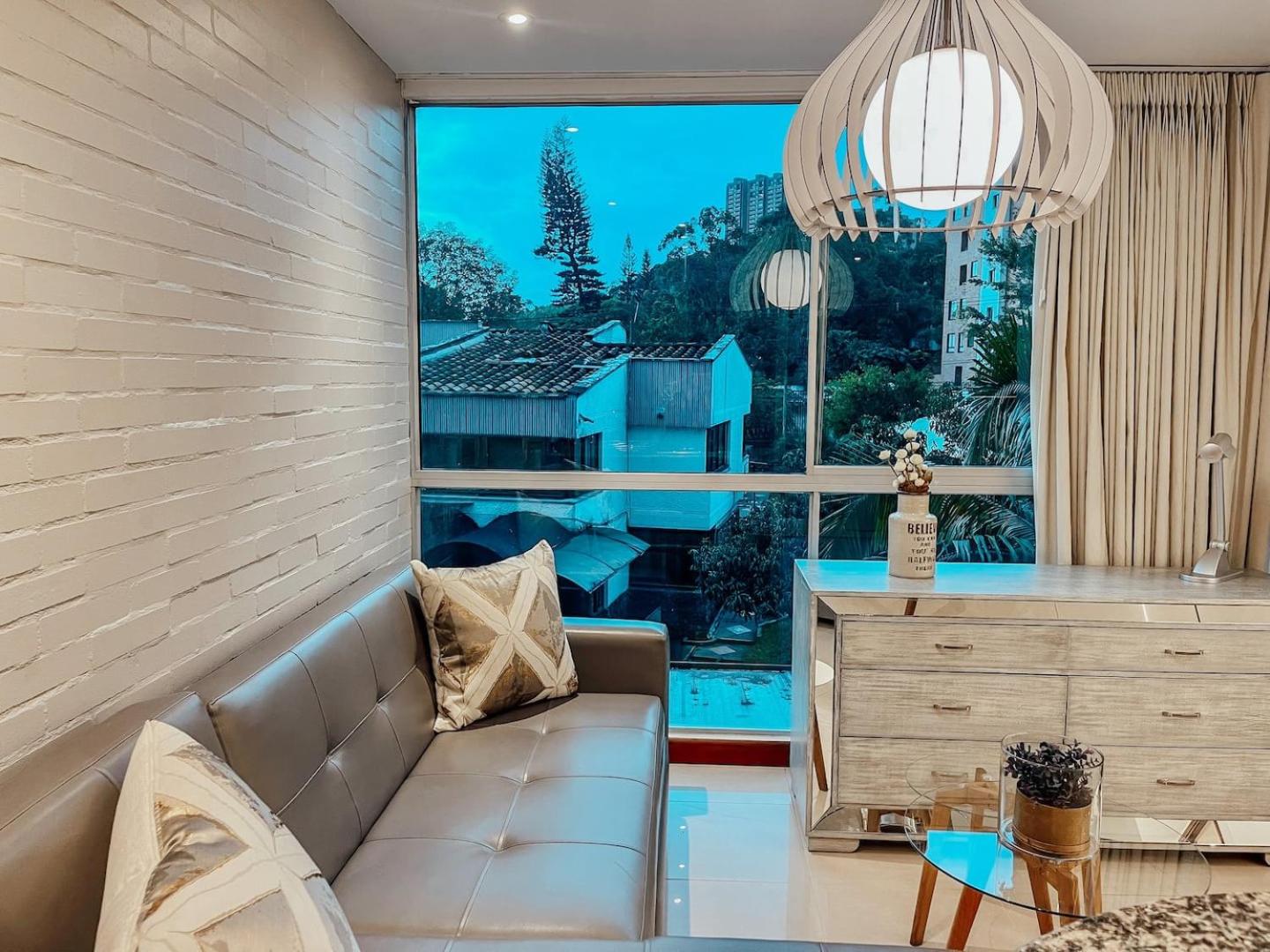 Luxury 1 Bedroom With Pool & Gym Close Provenza