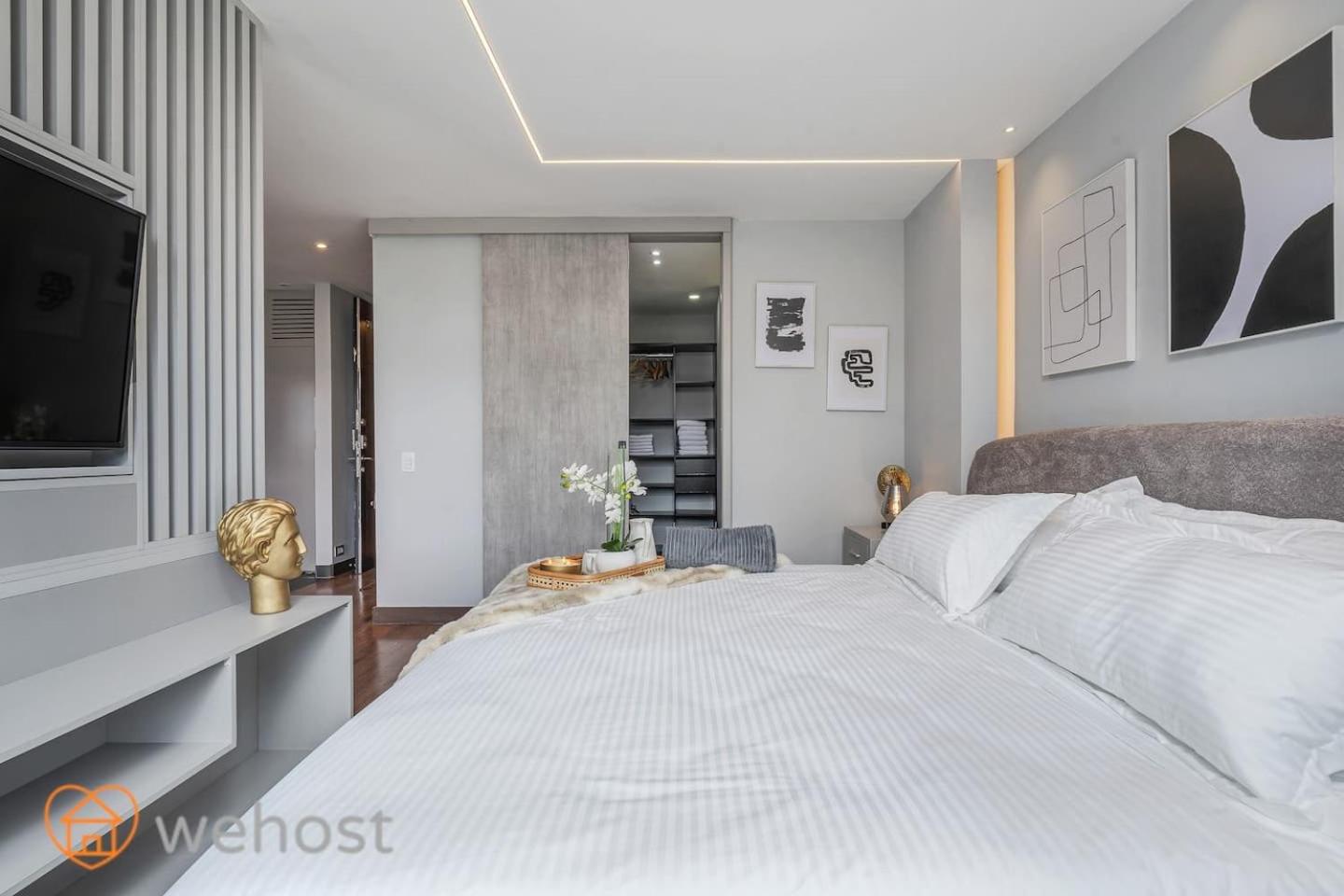 Amazing Luxury 1 Bedroom Gym & Pool Provenza 704