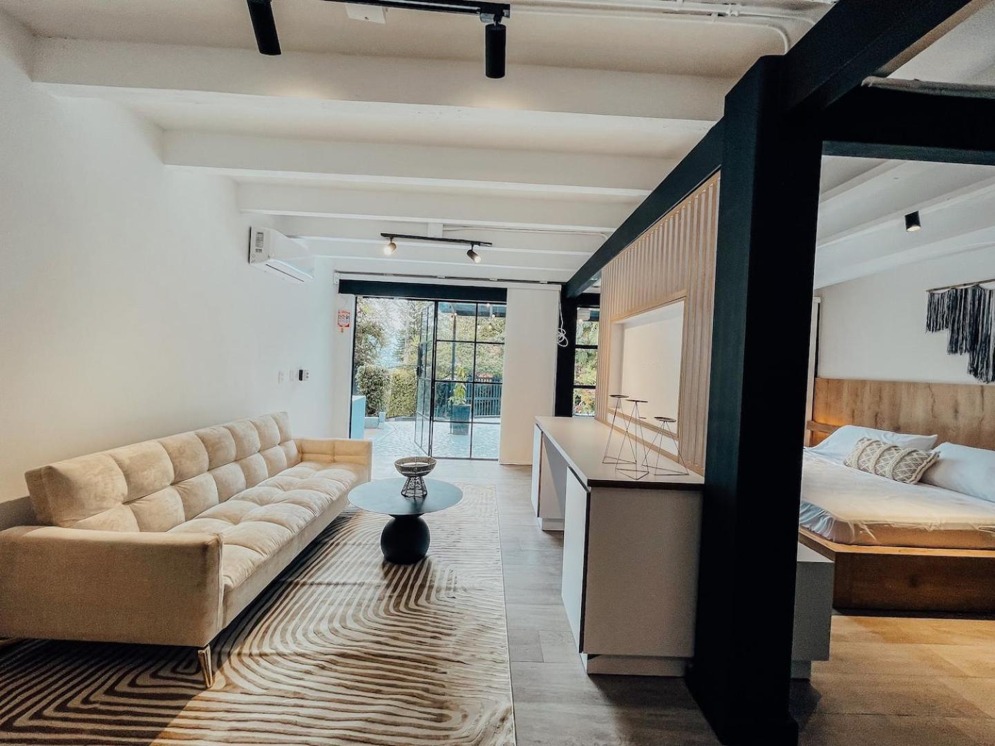 Japandi Buda Loft Close To Parque Lleras