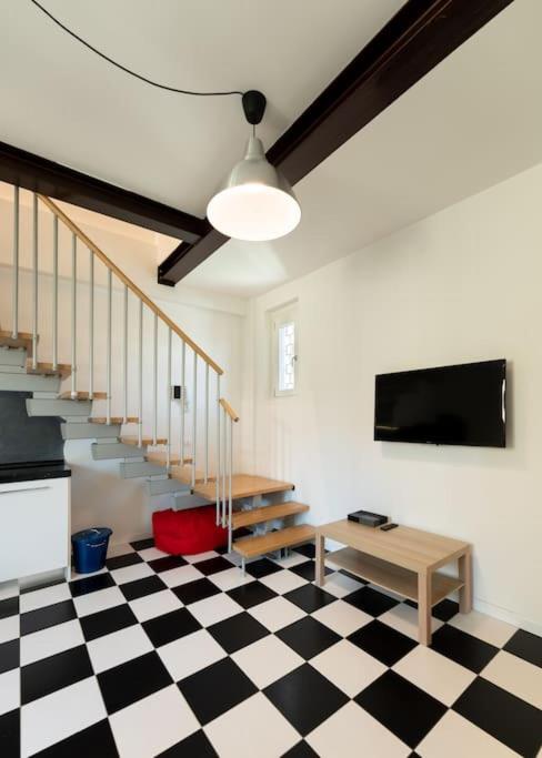 PN2-Train station, one bedroom flat 2 to 4 guests