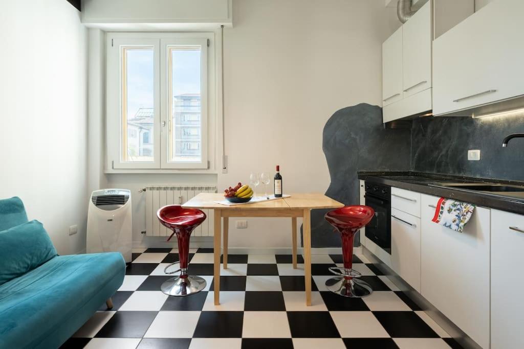 PN2-Train station, one bedroom flat 2 to 4 guests