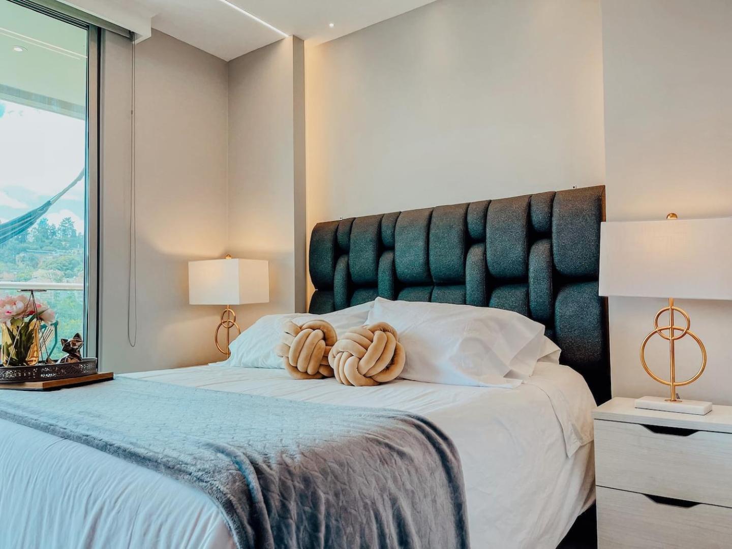 High Floor 1 Bedroom With Pool Gym Provenza 1103