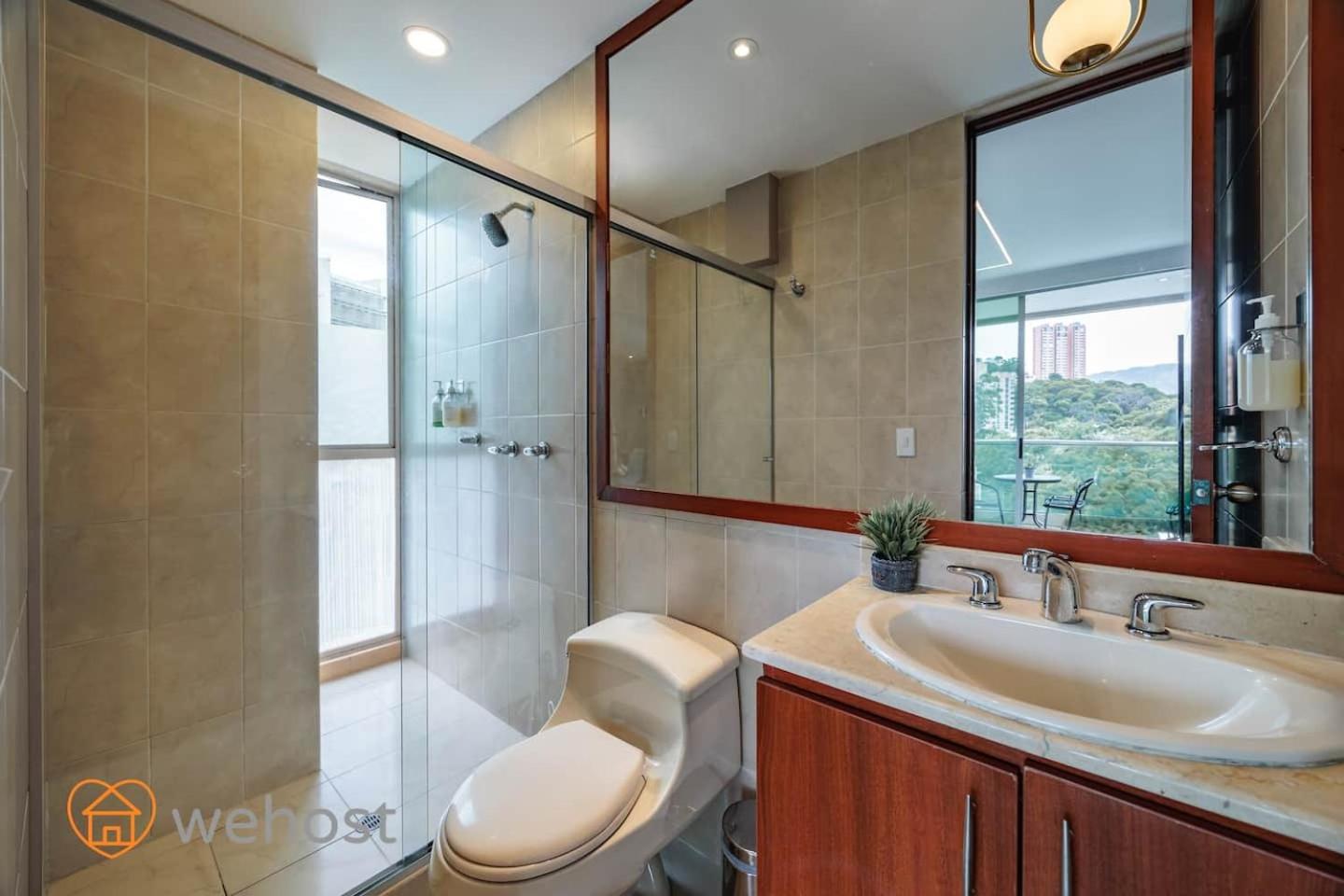 High Floor 1 Bedroom With Pool Gym Provenza 1103