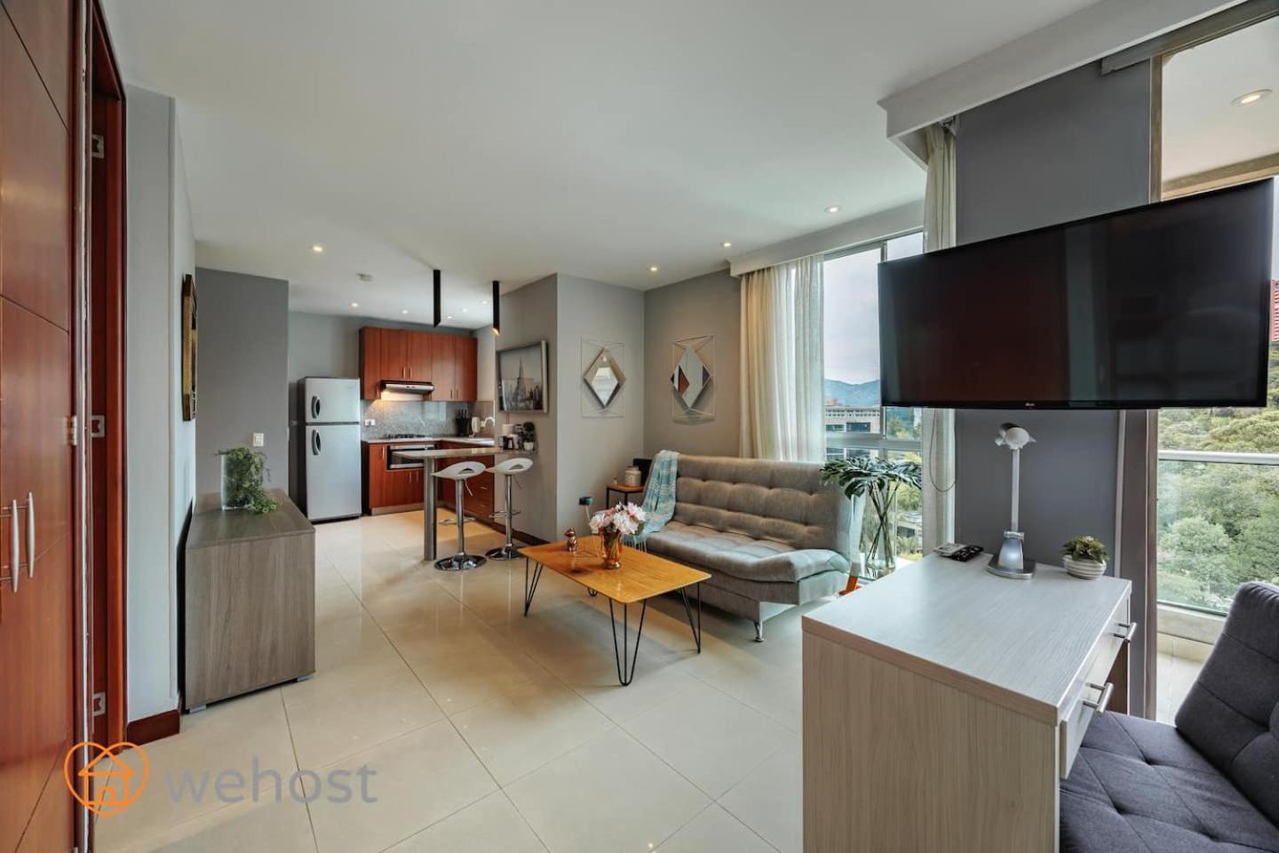 High Floor 1 Bedroom With Pool Gym Provenza 1103