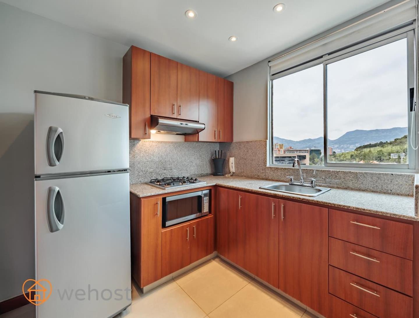 High Floor 1 Bedroom With Pool Gym Provenza 1103