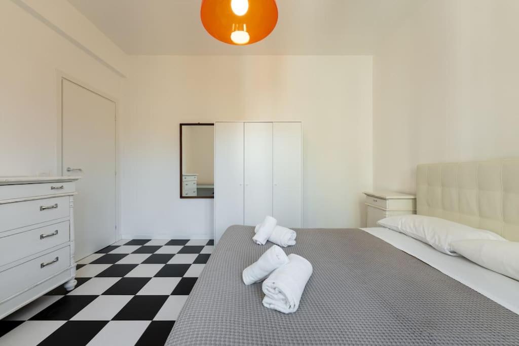 PN2-Train station, one bedroom flat 2 to 4 guests