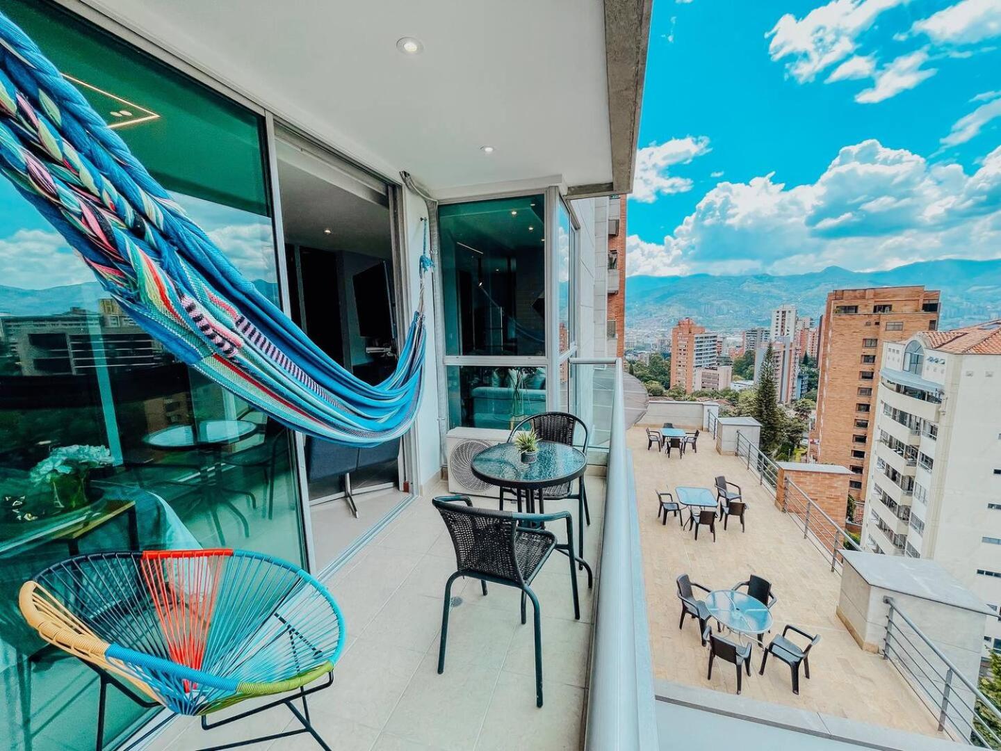 High Floor 1 Bedroom With Pool Gym Provenza 1103