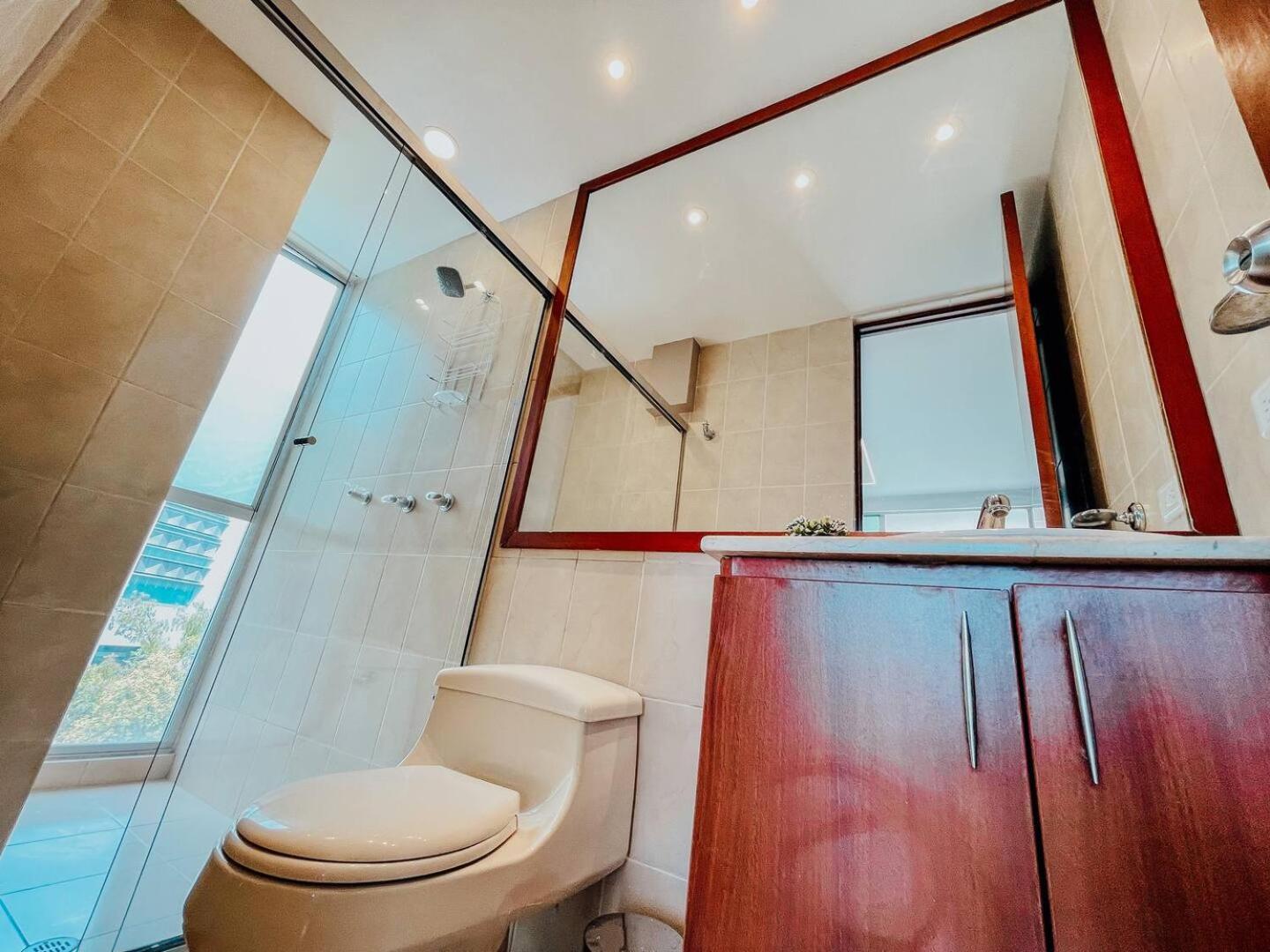 High Floor 1 Bedroom With Pool Gym Provenza 1103