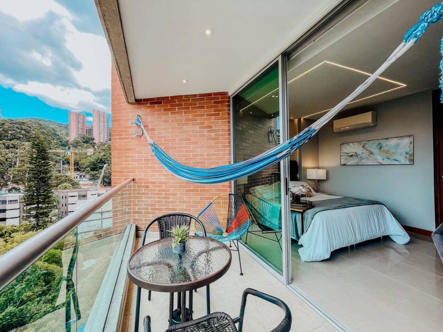 High Floor 1 Bedroom With Pool Gym Provenza 1103