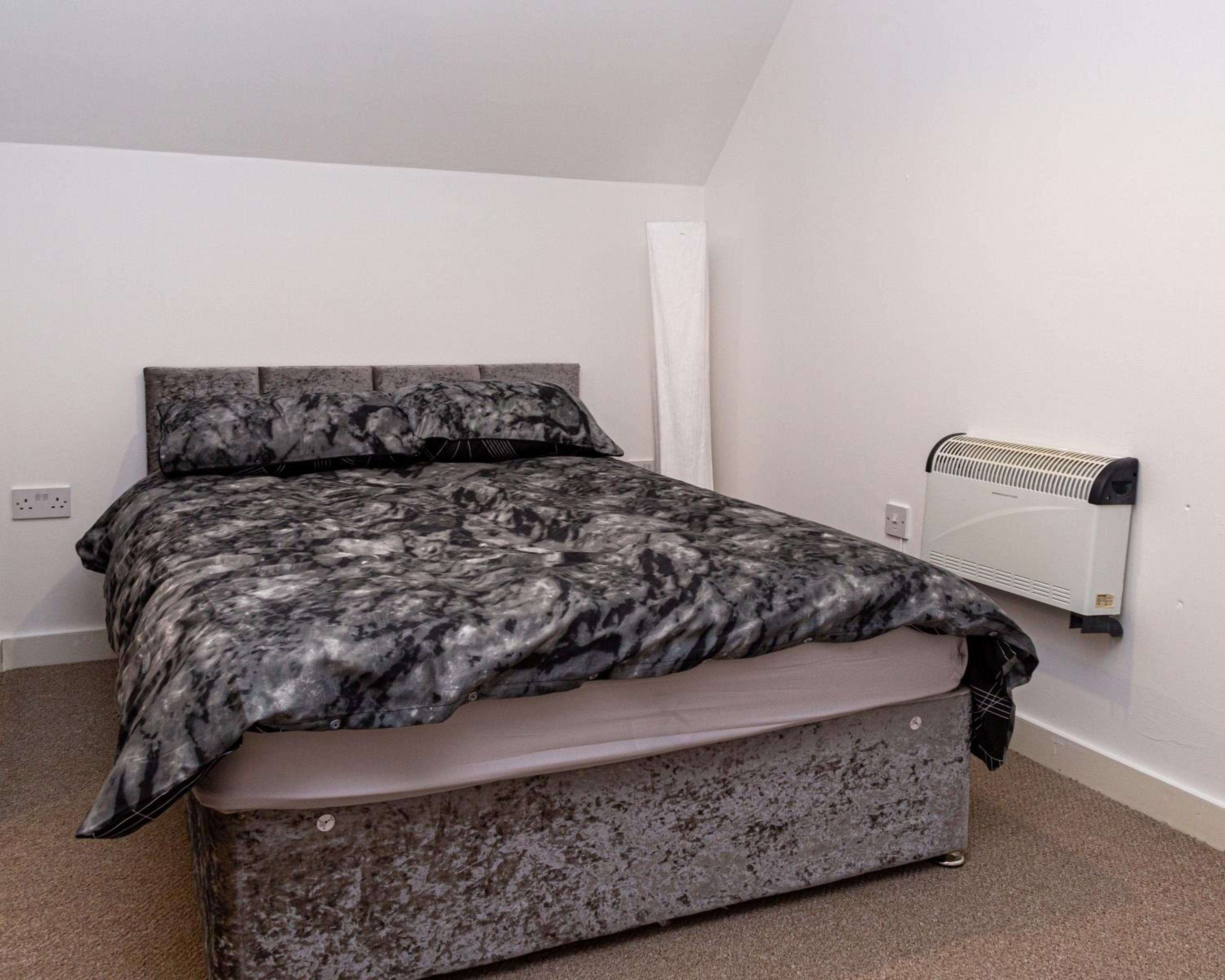 Luxury 3 King Bed Apartment Quayside view 4