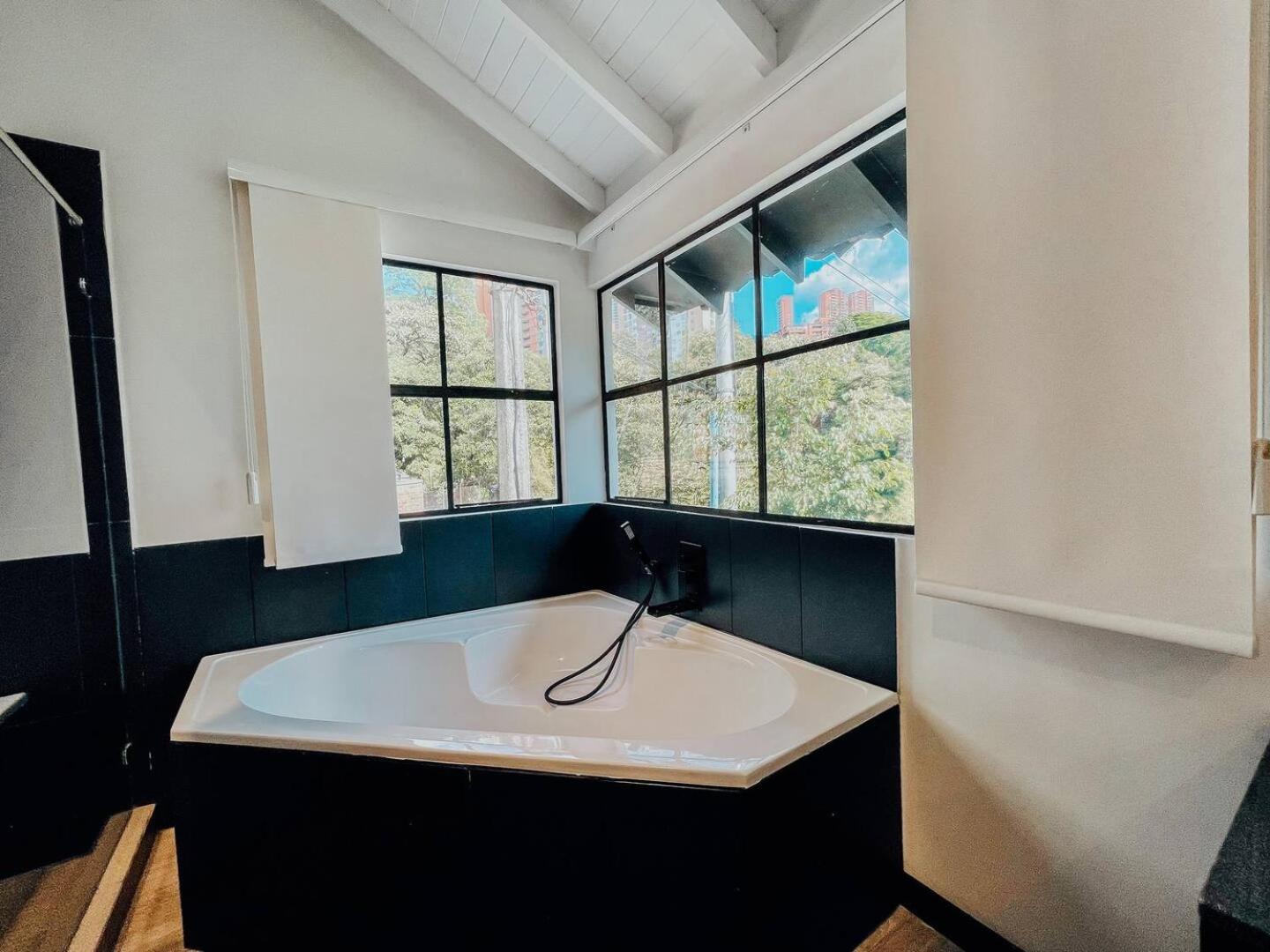 Japandi Style House 3 Bedroom & Bathtub