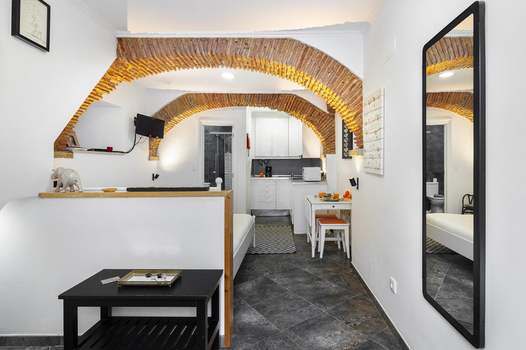 WHome Cozy Alfama Haven: Perfect for Exploring Lisbon view 2