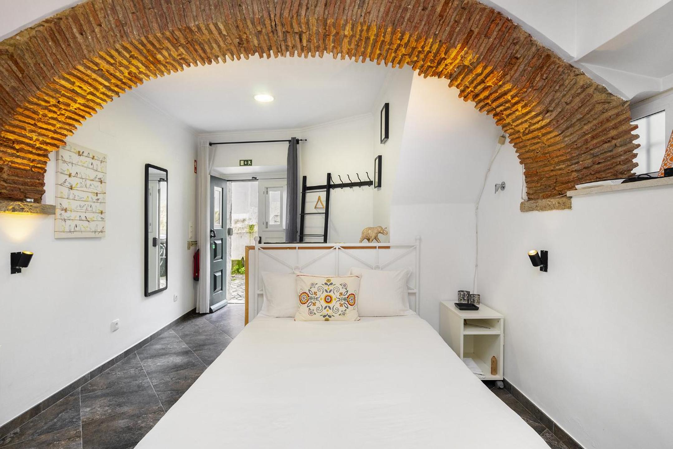 WHome Cozy Alfama Haven: Perfect for Exploring Lisbon view 5