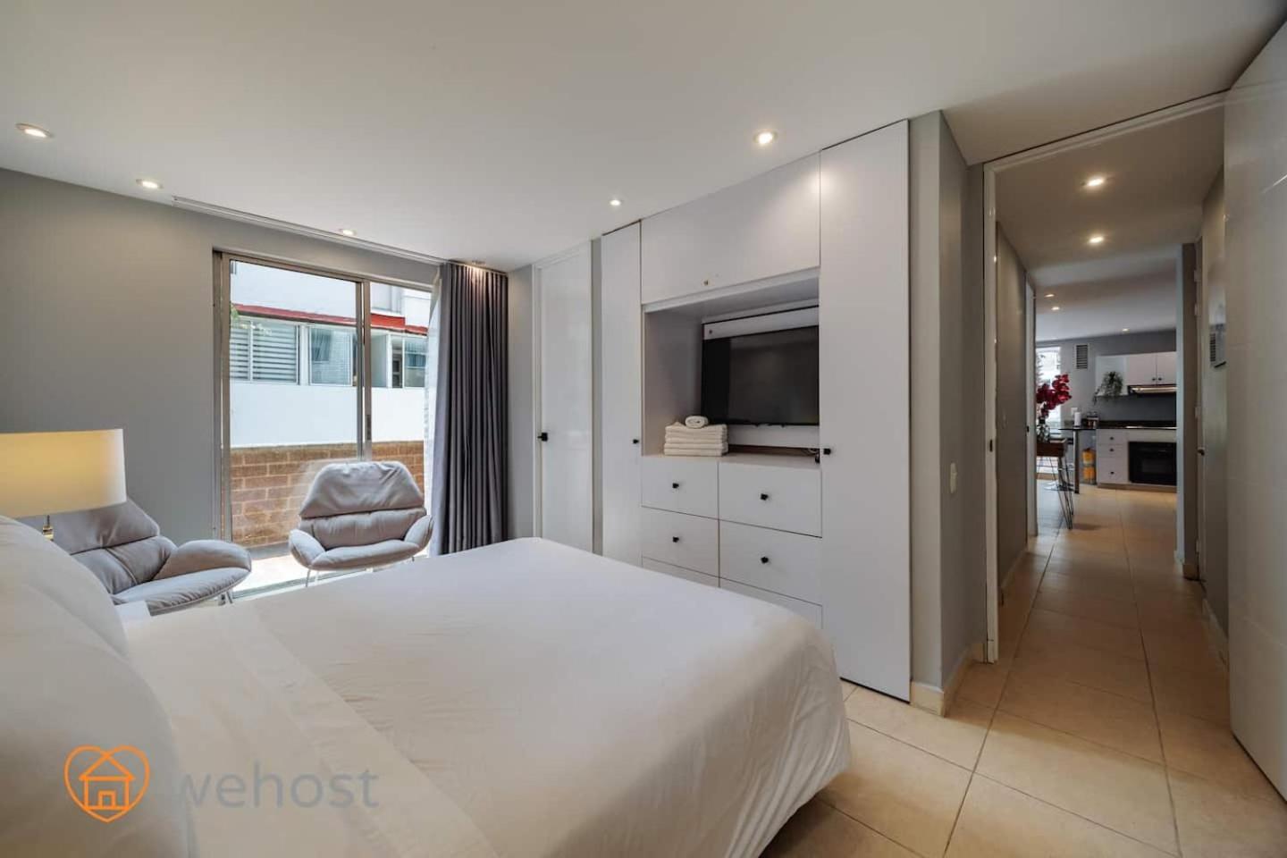 Ideal Location With Huge Terrace & Great View