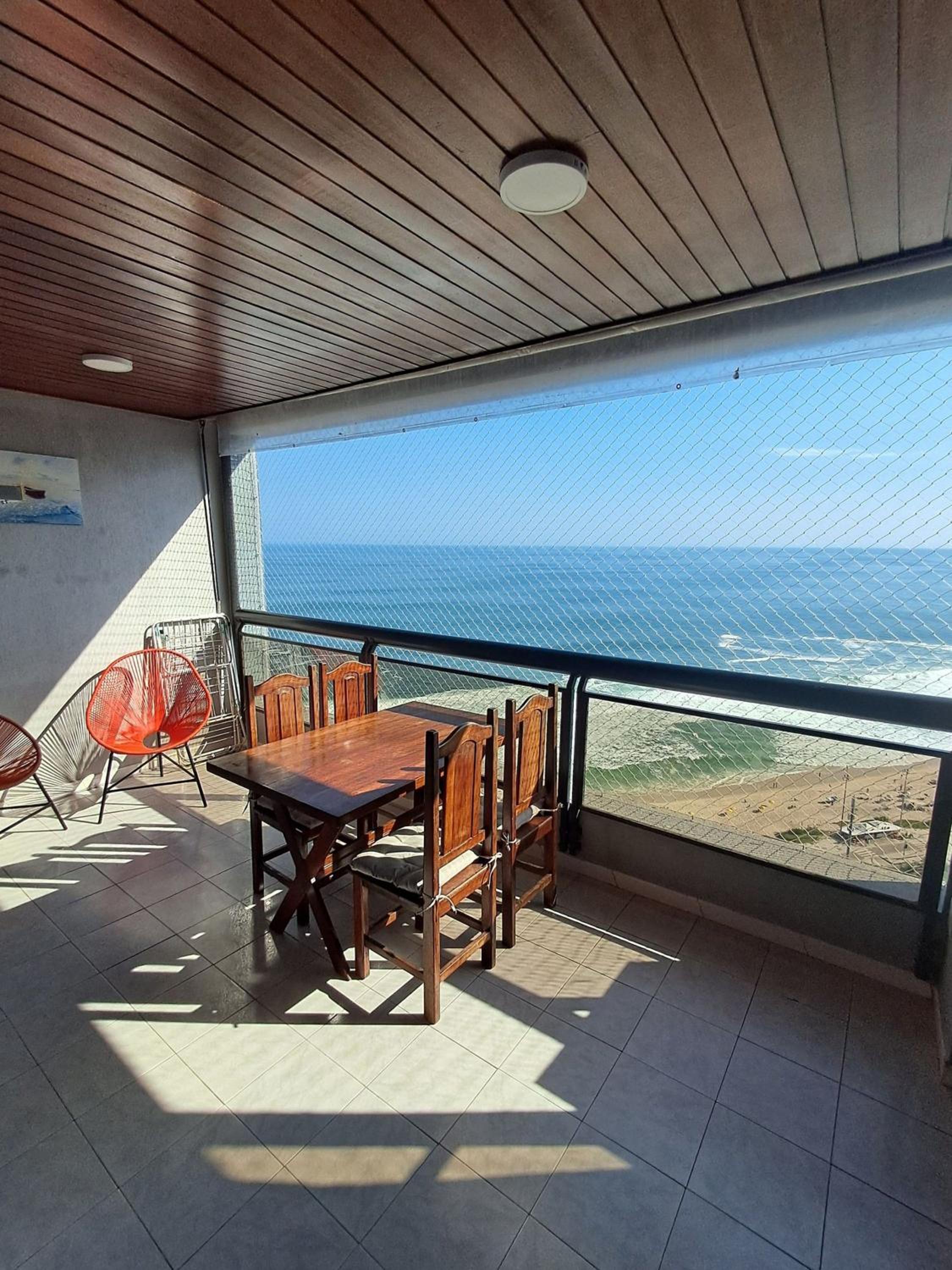 Vista Panoramica da Praia com 2qts, e vaga