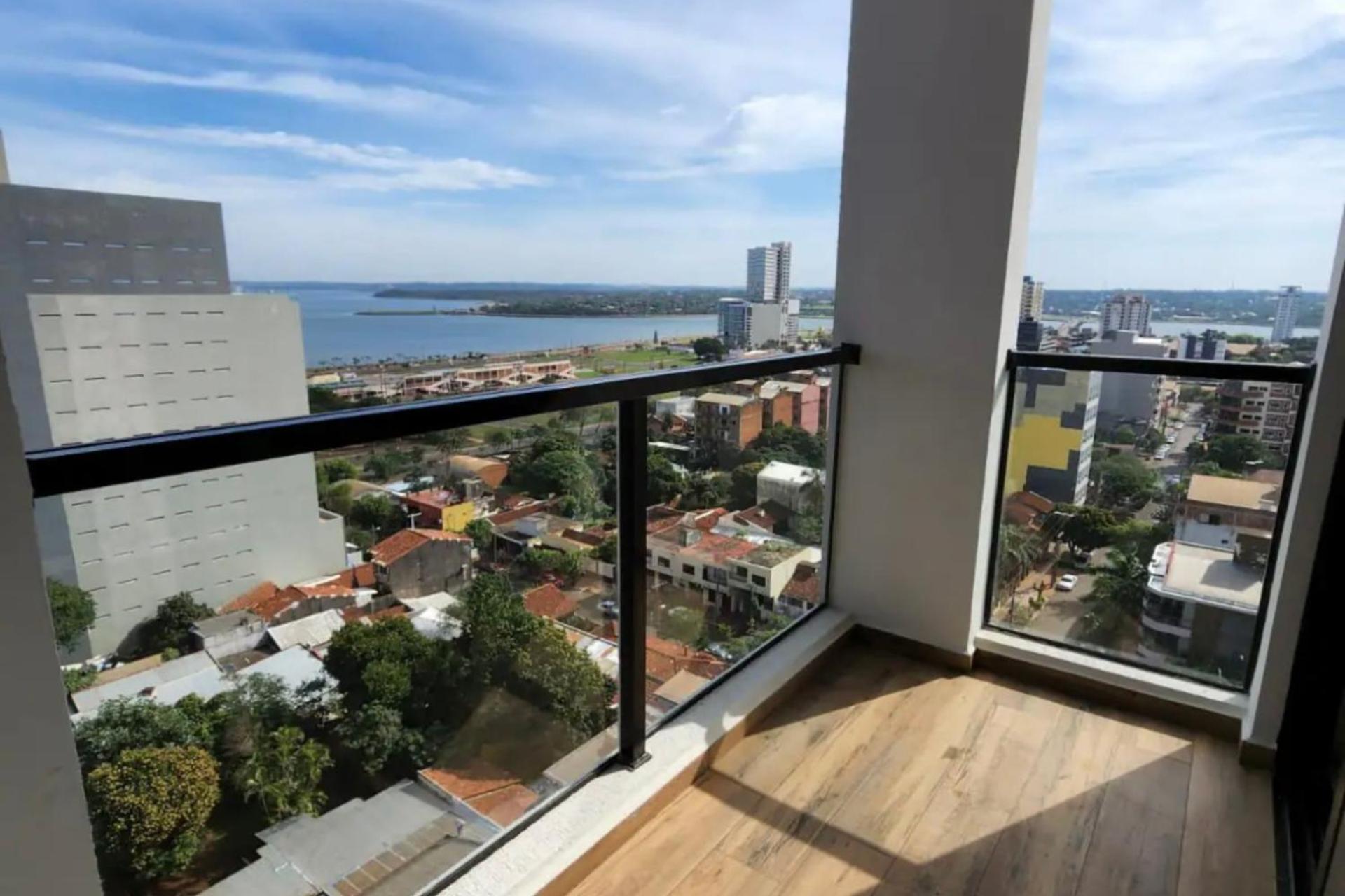 Apartament central with river views, pool and garage