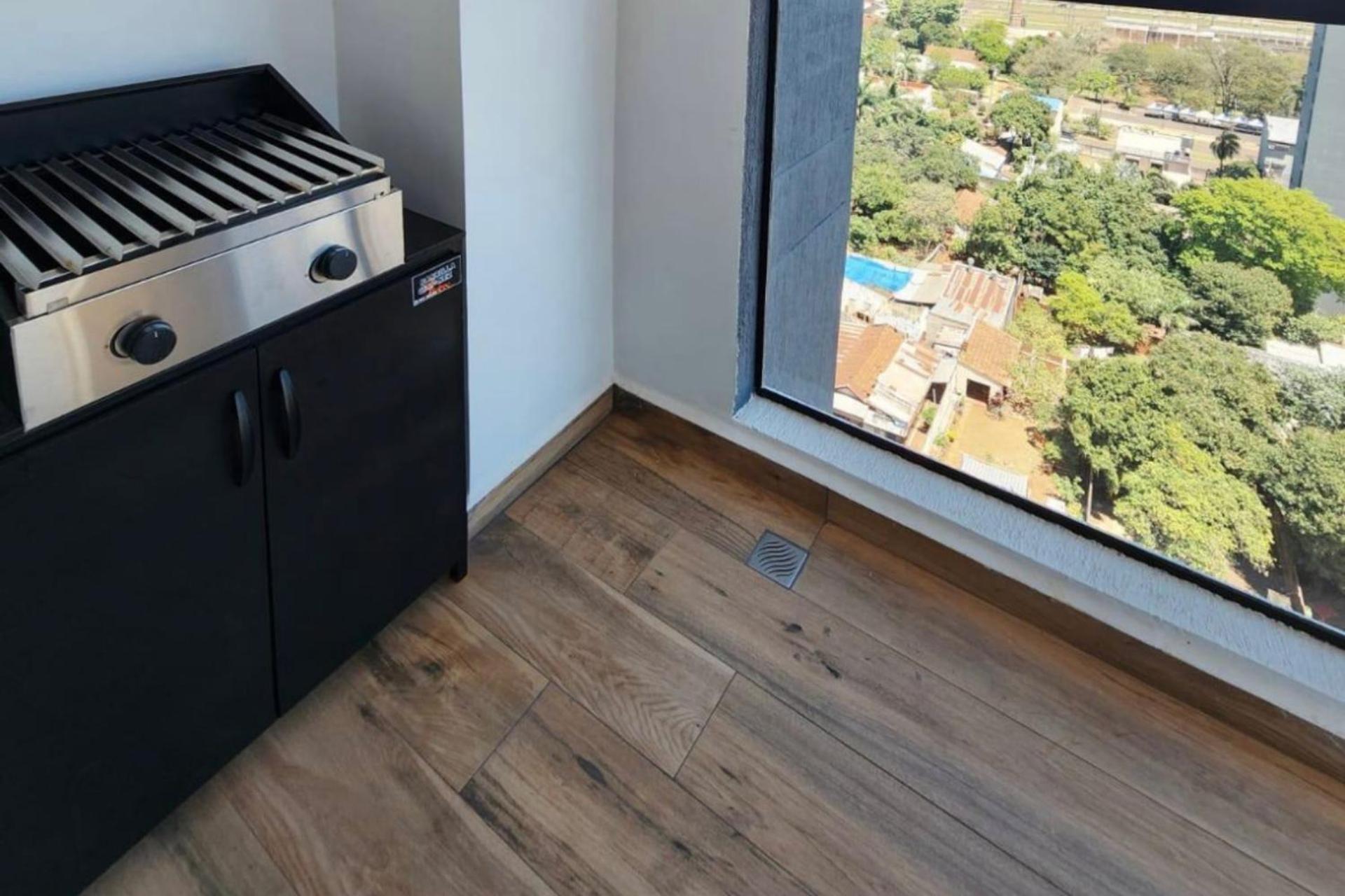 Apartament central with river views, pool and garage