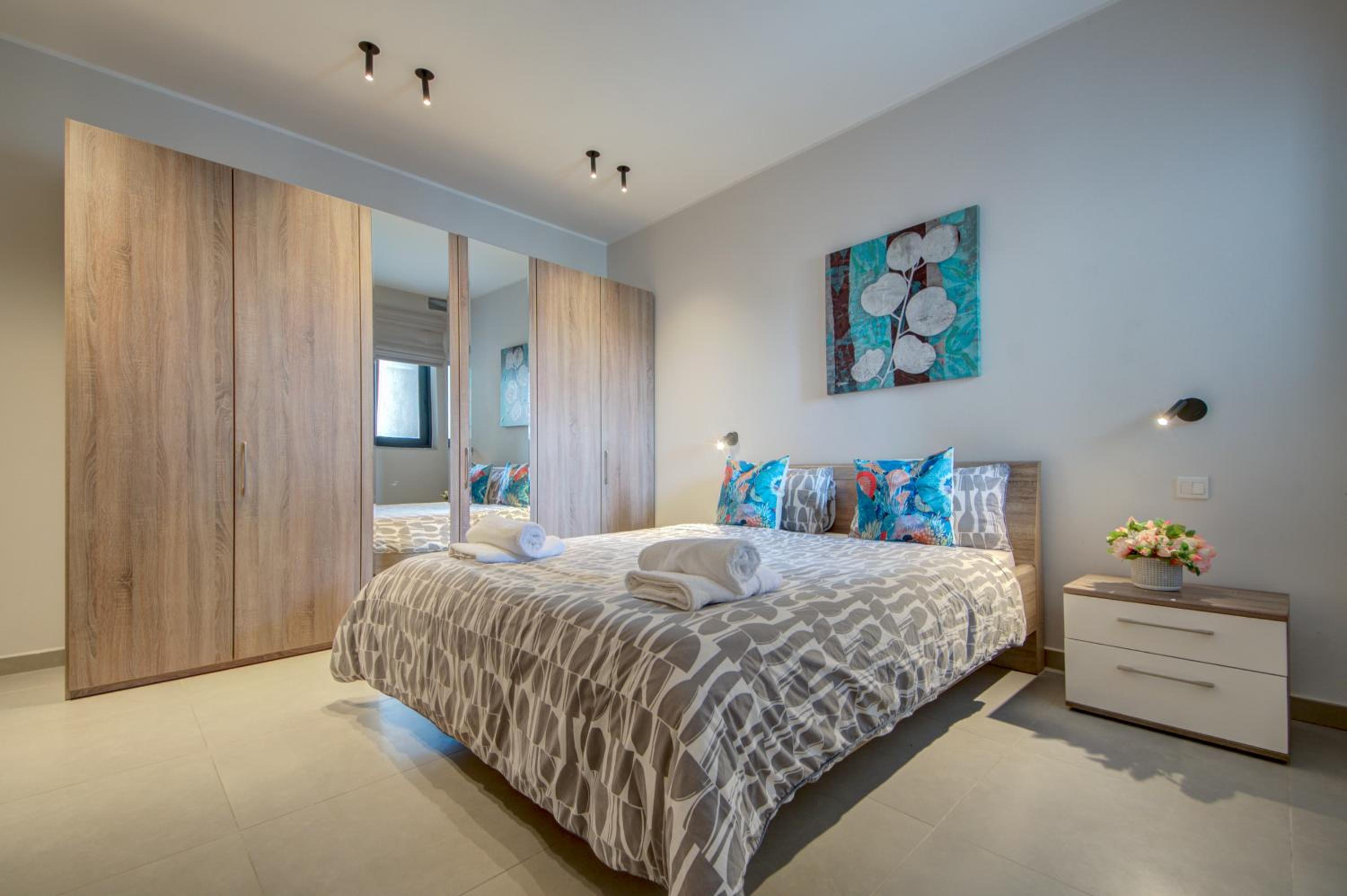 The Chic & Fabulous St Julians Apts with terraces photo 3