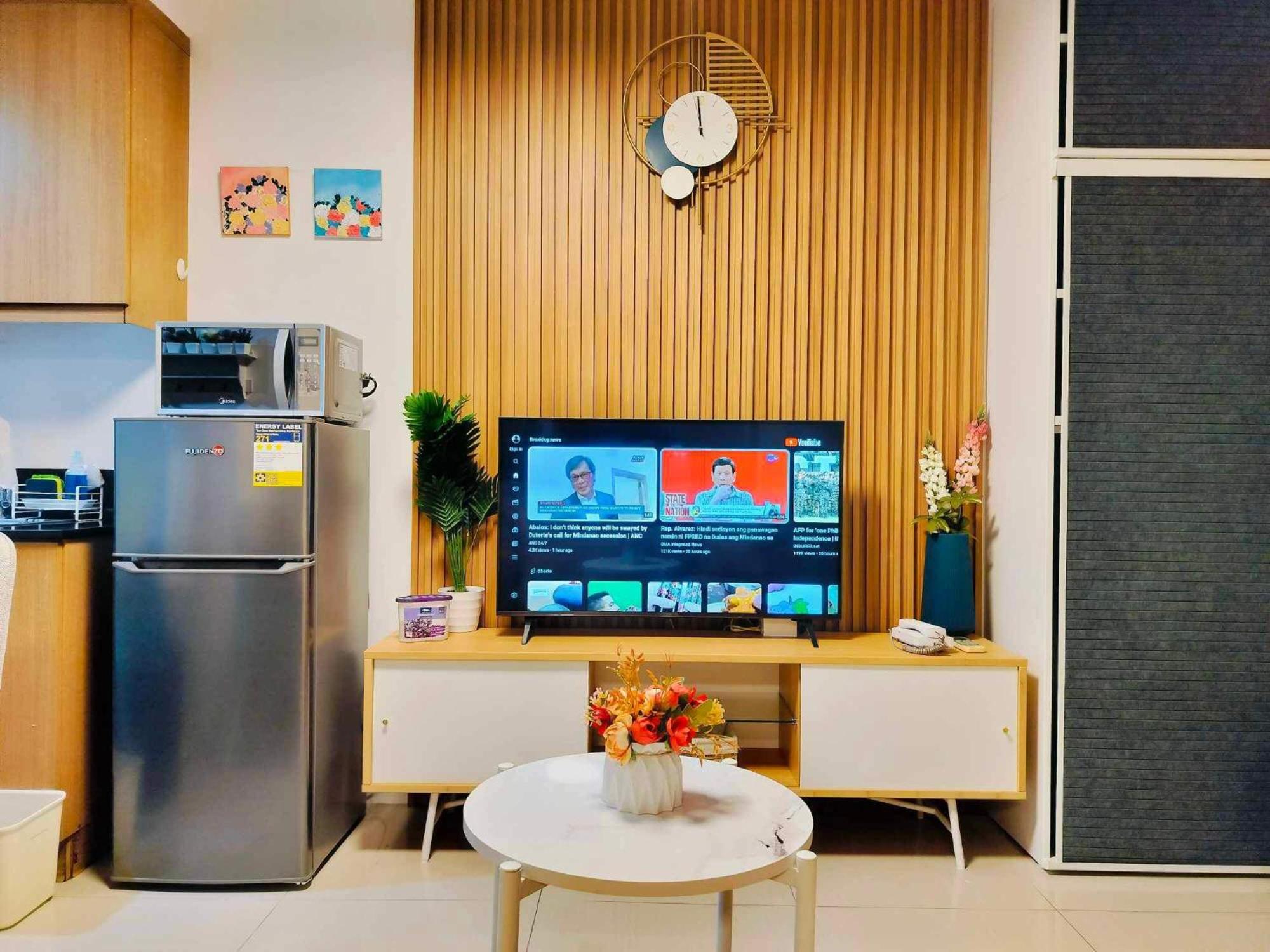 Shell Residences by Amonbrey Suite nr airport view 5