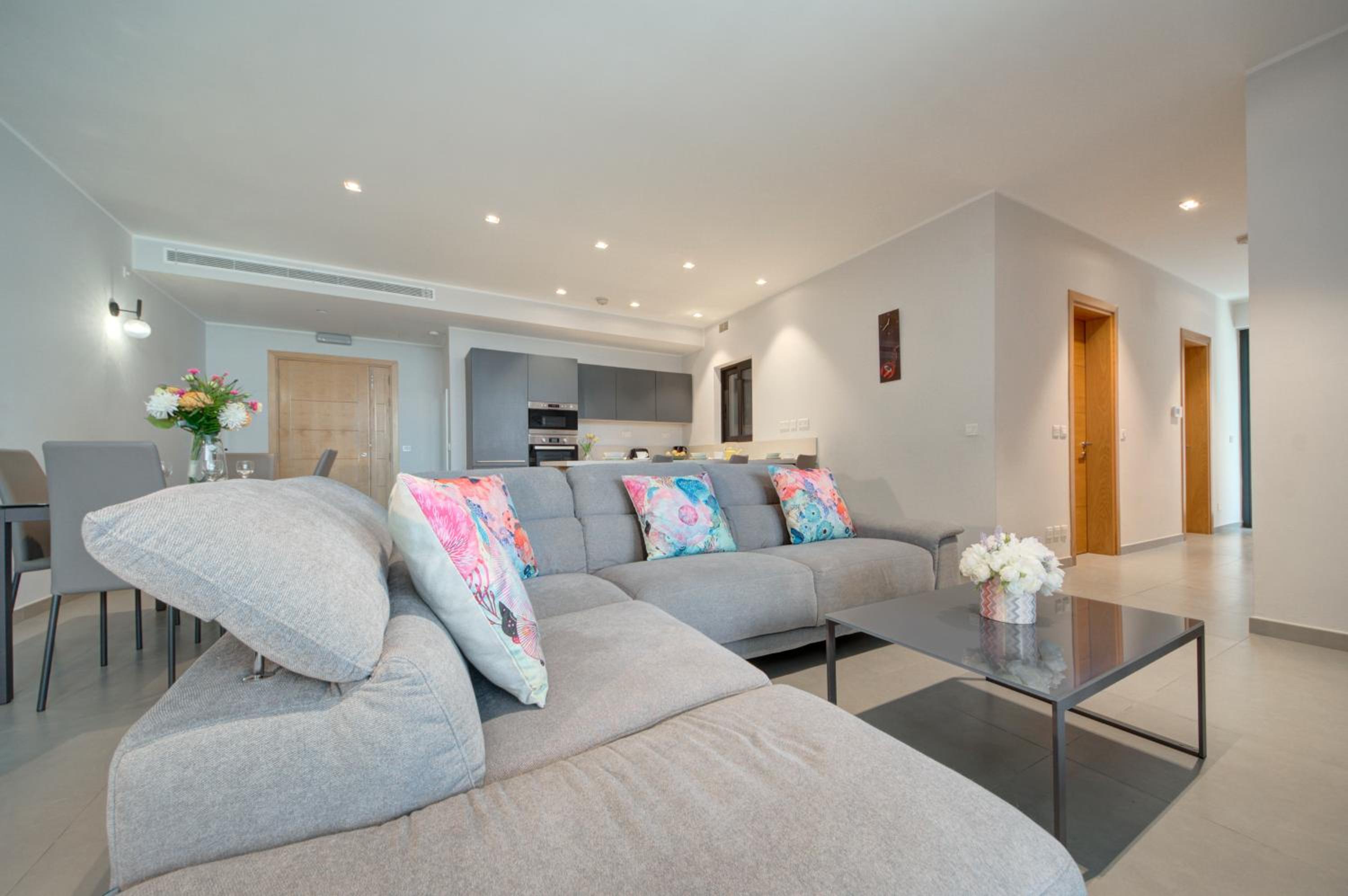 The Chic & Fabulous St Julians Apts with terraces photo 2