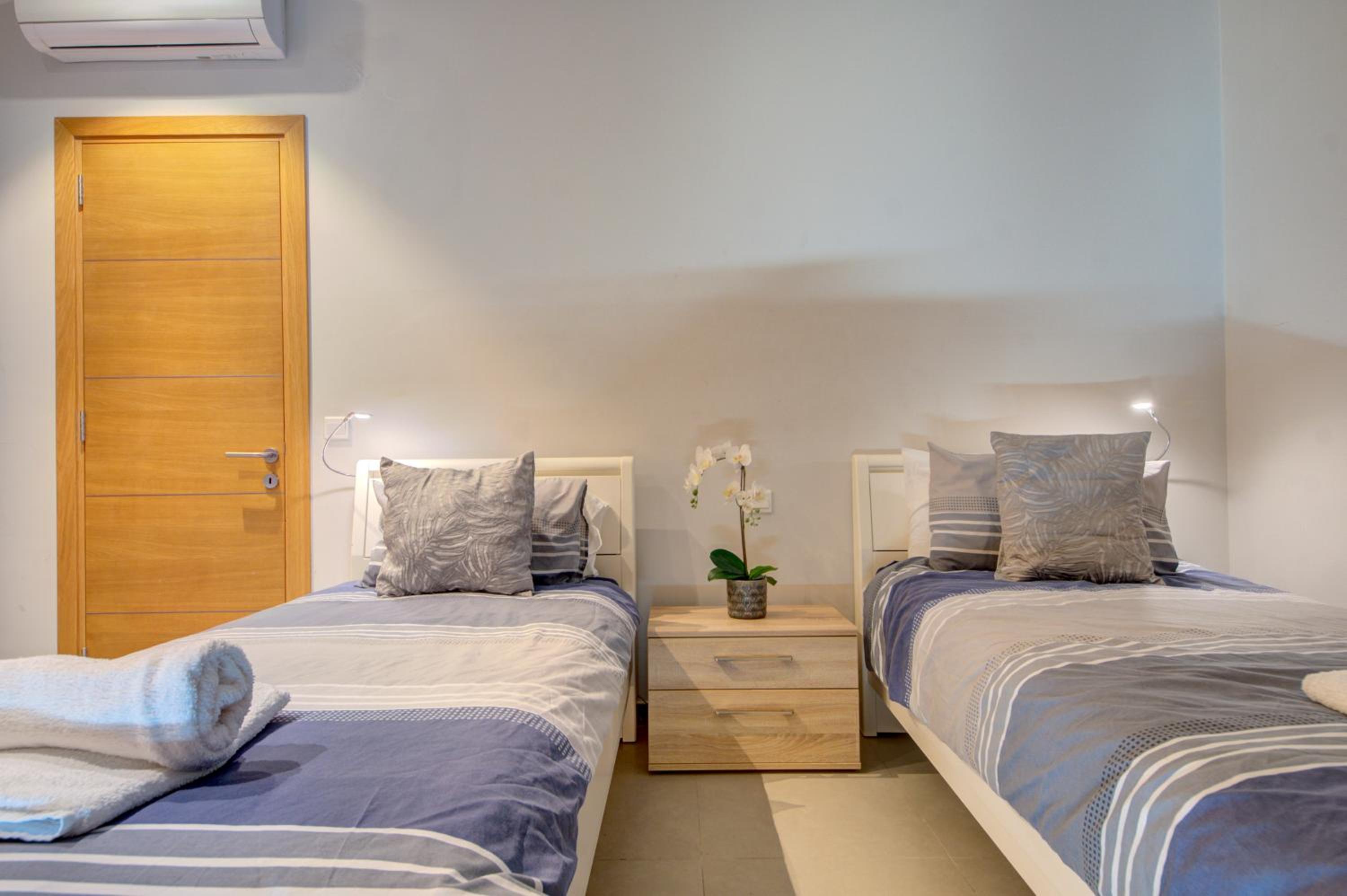 The Chic & Fabulous St Julians Apts with terraces photo 2
