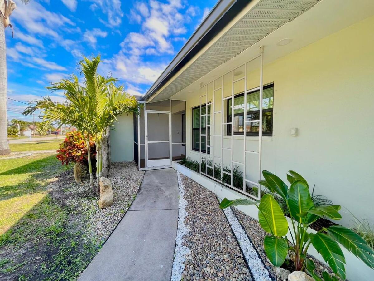 Family Fun-Prime Location Heated Pool Sleeps10 Villa view 2