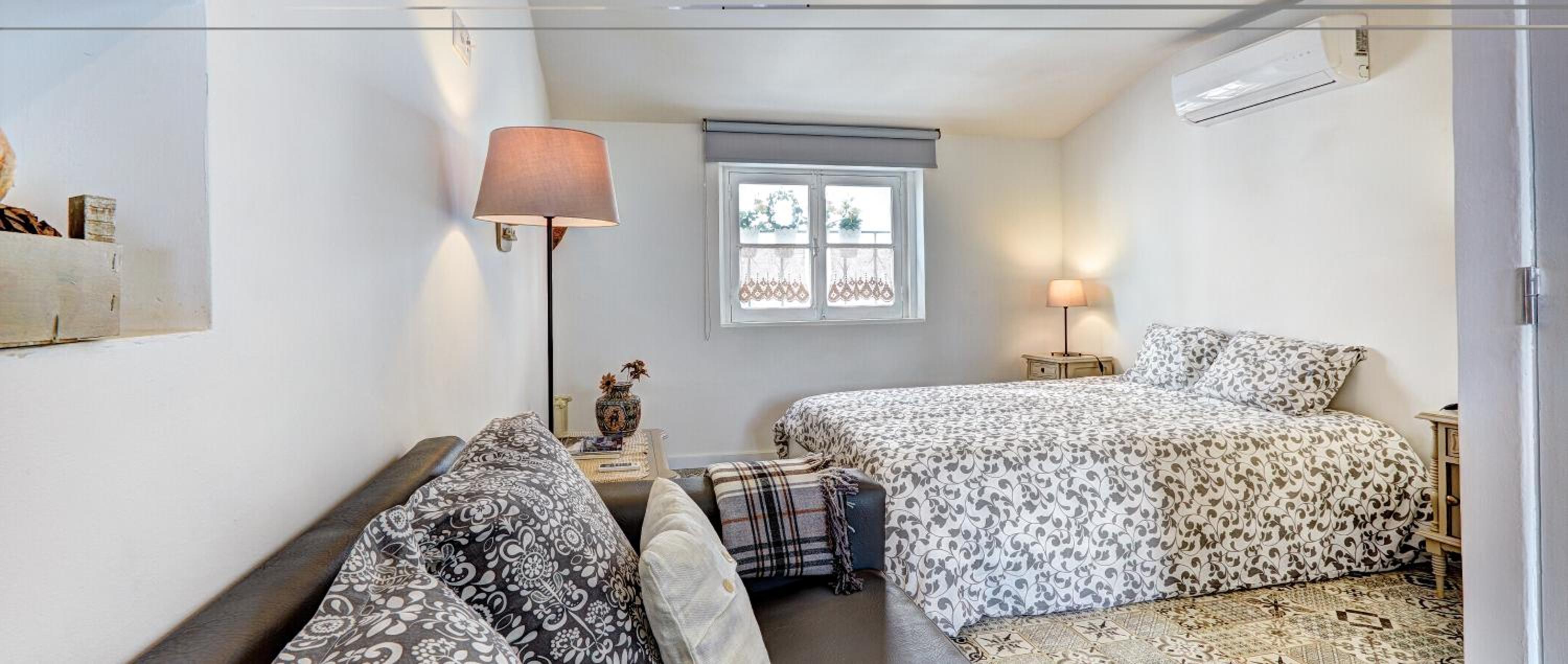 Alfama Cozy Studios by Get Your Stay view 5