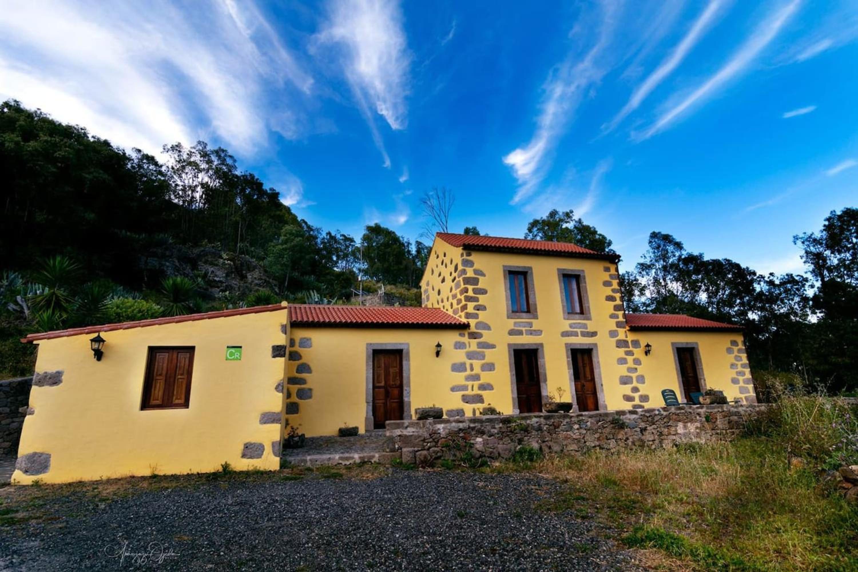 Charming house in La Pena with terrace and air conditioning