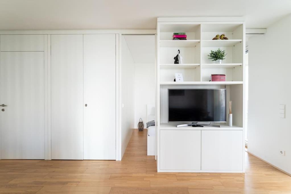 Smart Studio with Terrace by HM