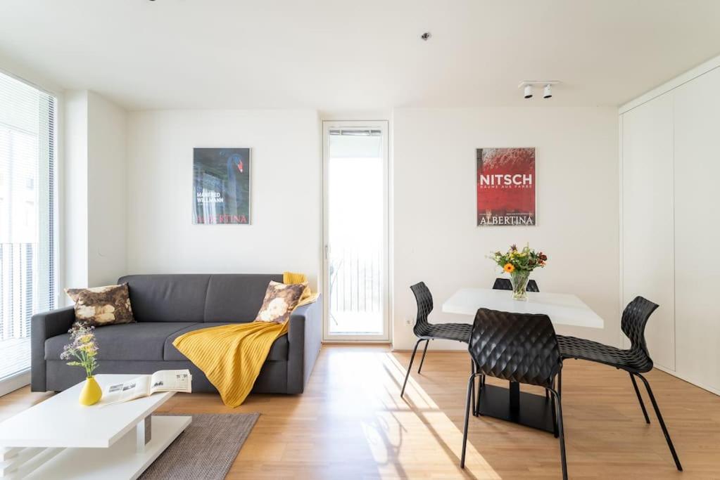 Smart Studio with Terrace by HM