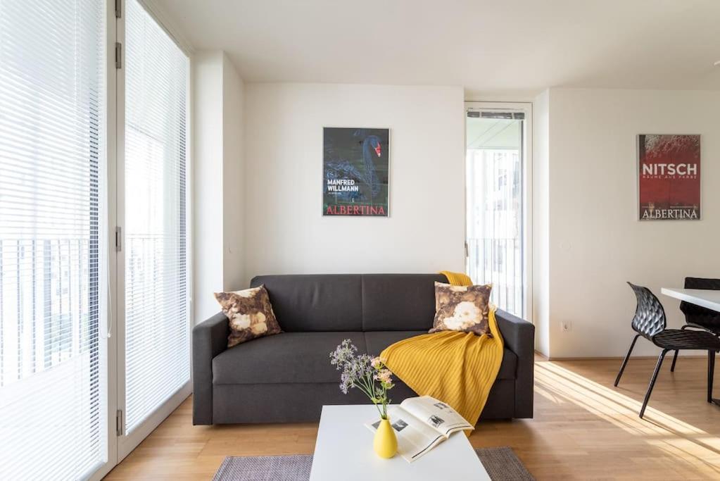 Smart Studio with Terrace by HM
