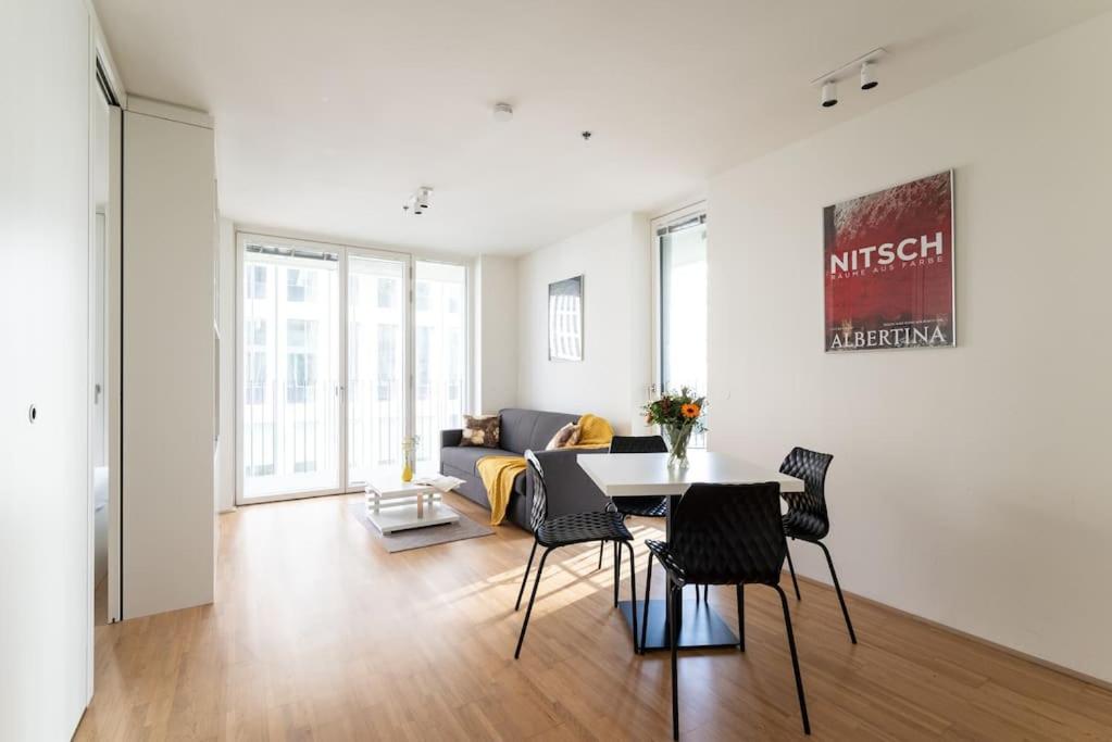 Smart Studio with Terrace by HM