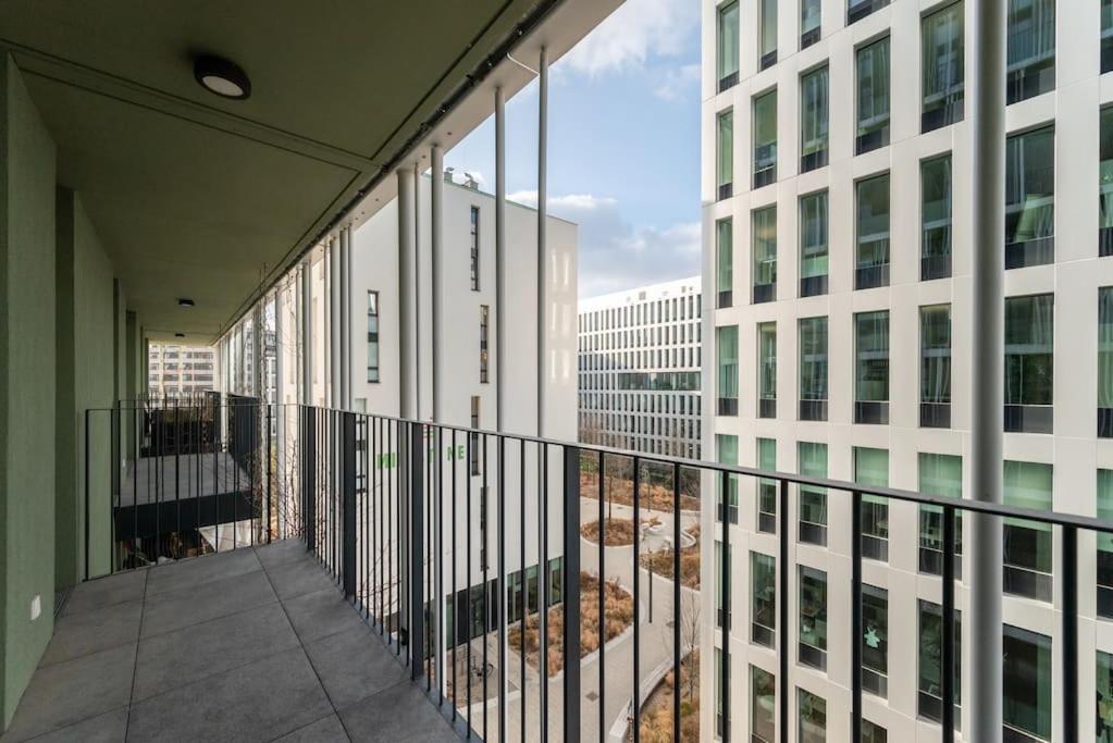 Smart Studio with Terrace by HM