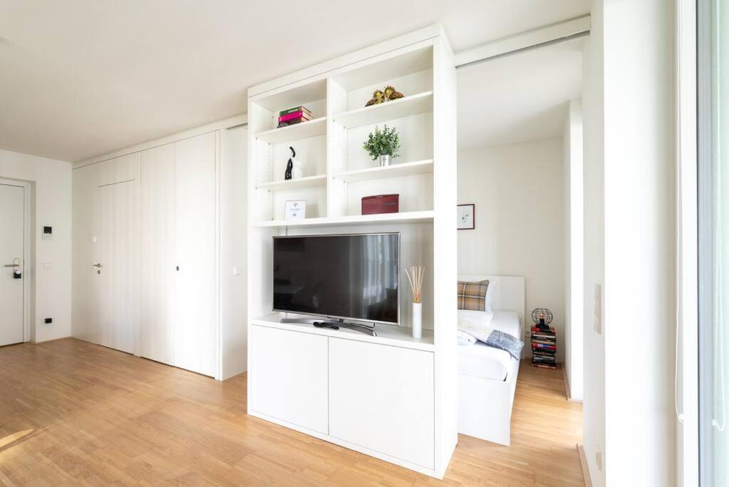 Smart Studio with Terrace by HM