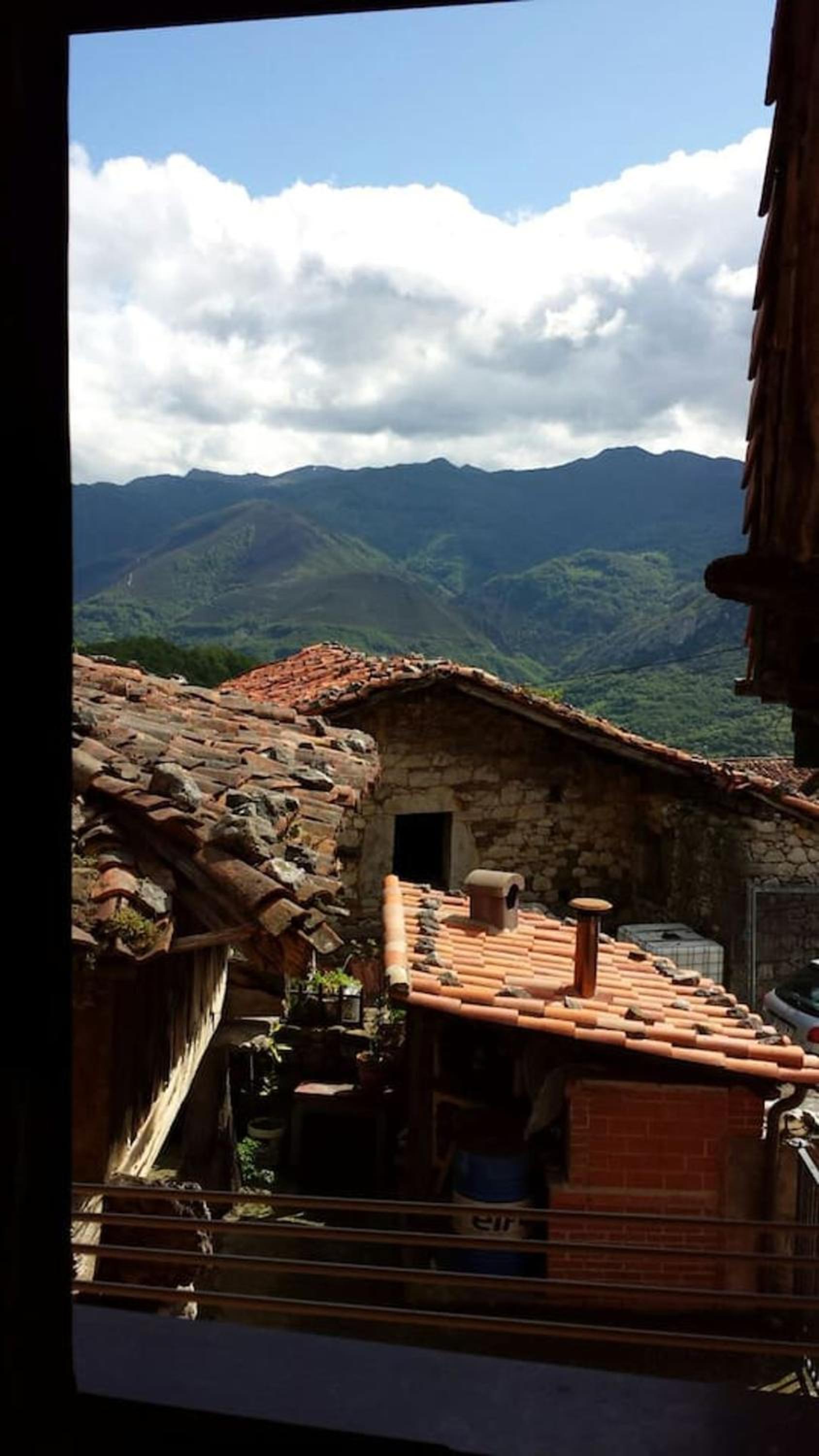 Welcoming House in Bermiego with All Comforts